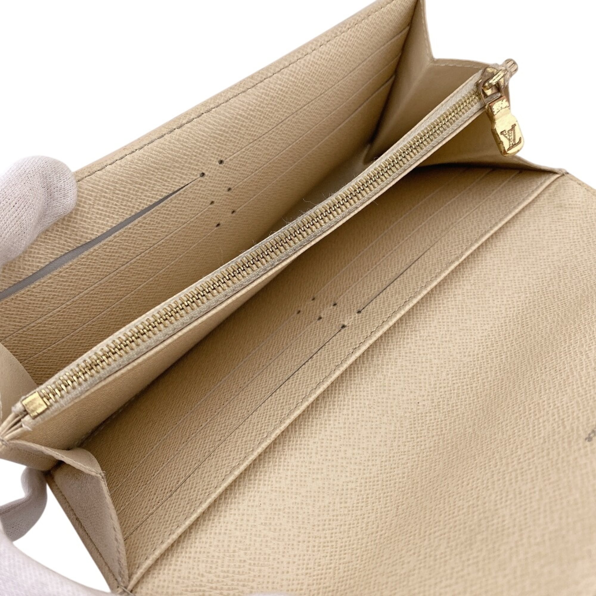 Louis Vuitton White Leather (Pre-Owned)