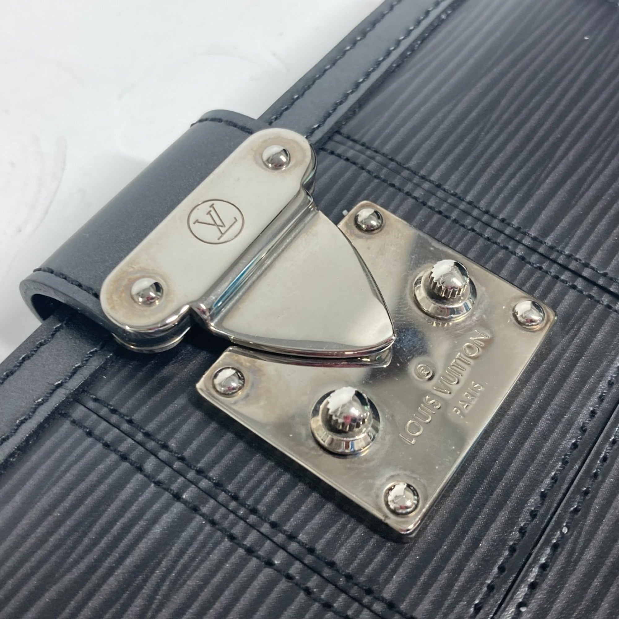 Louis Vuitton Noir Epi Leather Shoulder Bag (Pre-Owned)