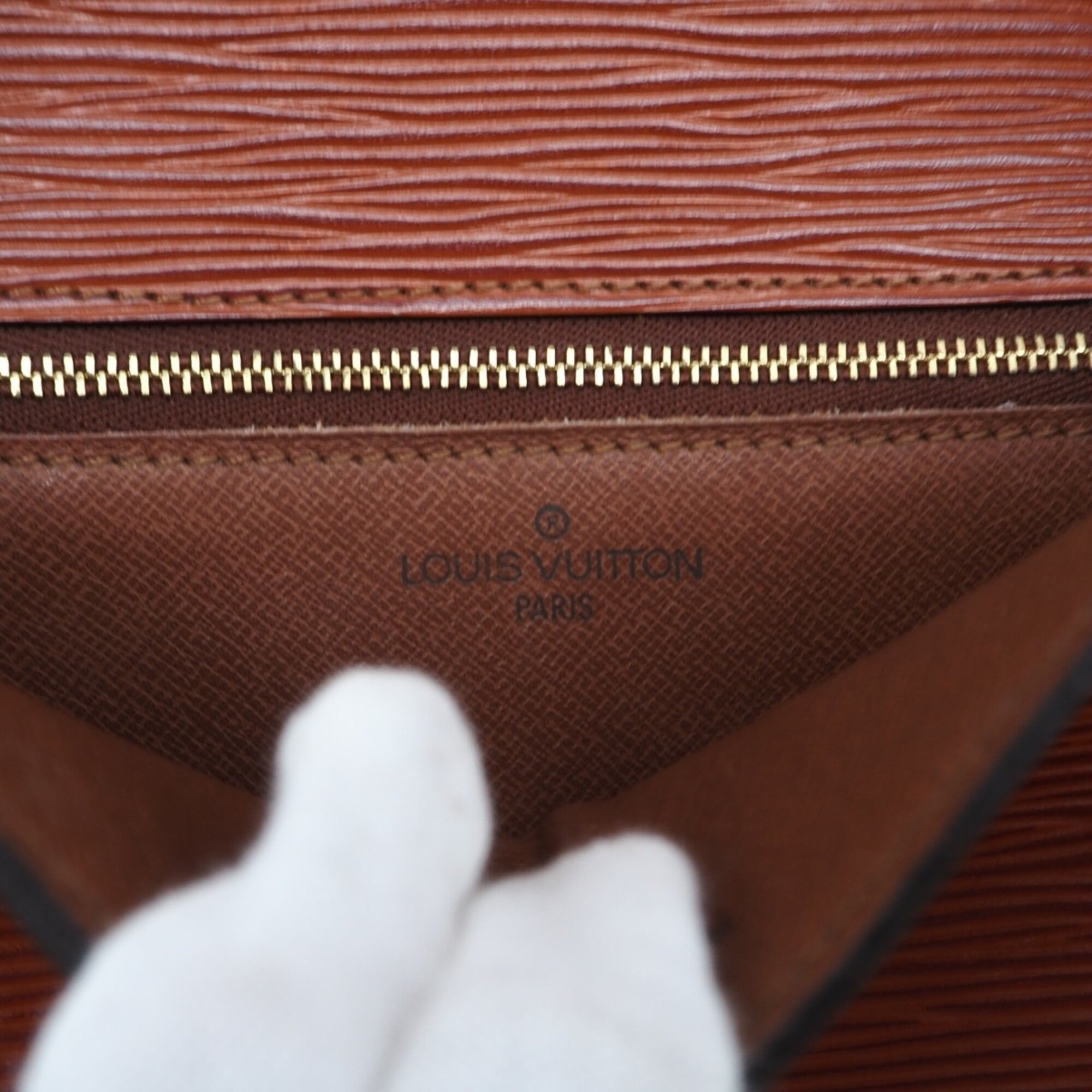 Louis Vuitton Brown Leather Shoulder Bag (Pre-Owned)