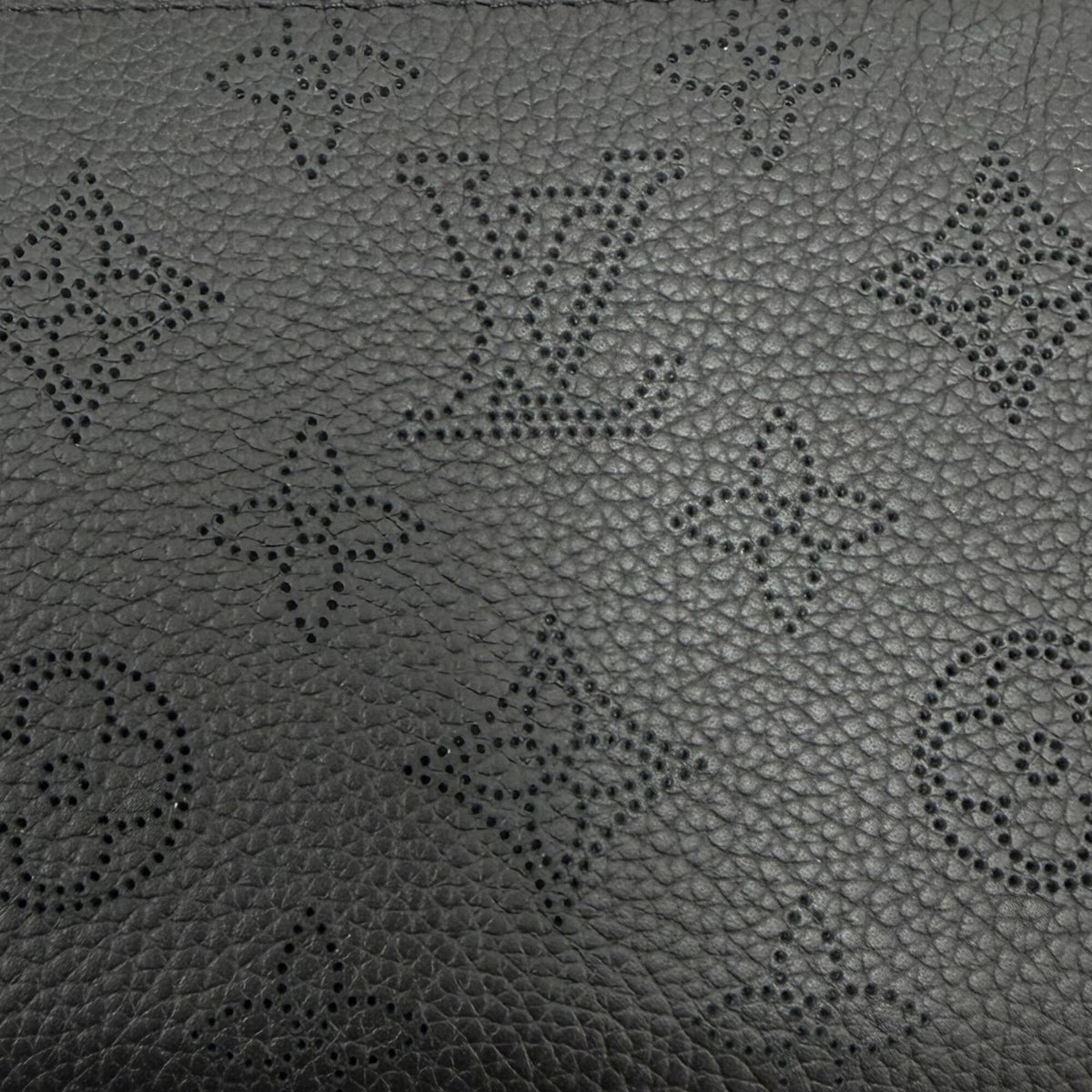 Louis Vuitton Black Mahina Leather Long Wallet (Bi-Fold) (Pre-Owned)