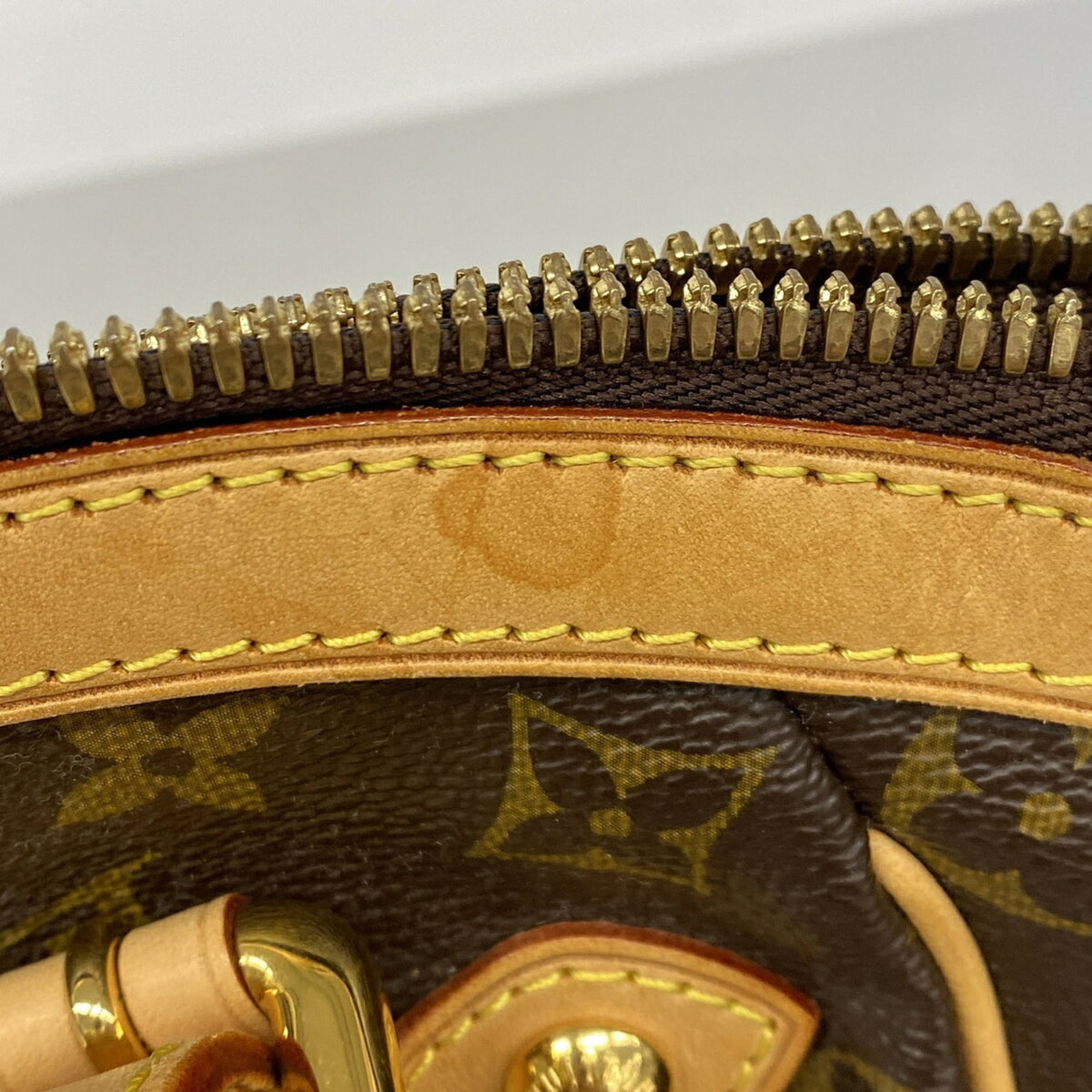 Louis Vuitton Brown Handbag (Pre-Owned)