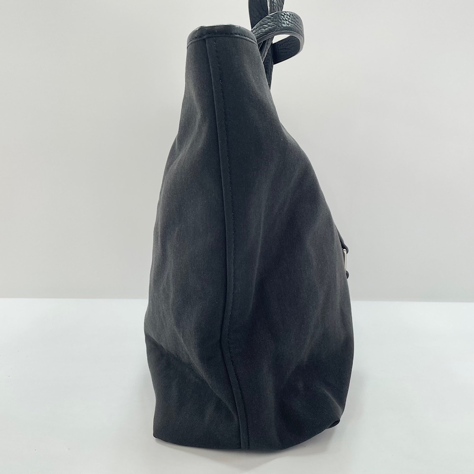 Yves Saint Laurent Black Tote Bag (Pre-Owned)