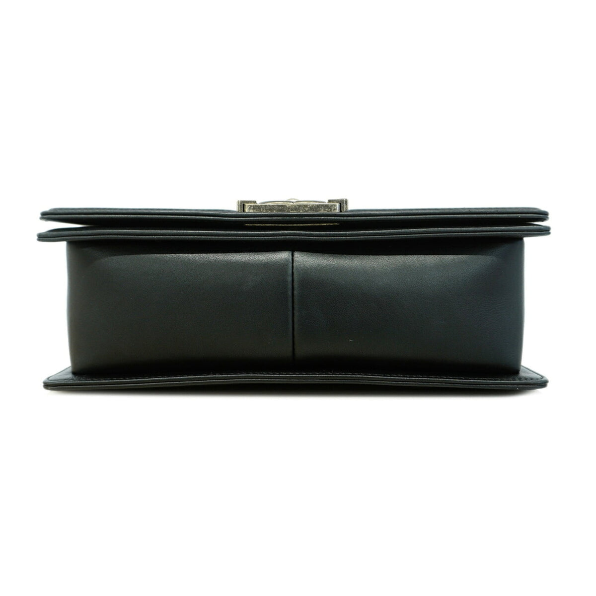 Chanel Black Leather Shoulder Bag (Pre-Owned)
