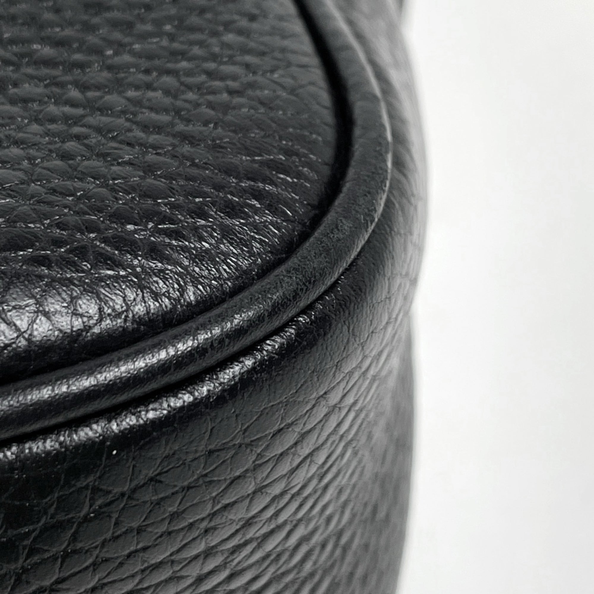 Gucci Black Leather Shoulder Bag (Pre-Owned)