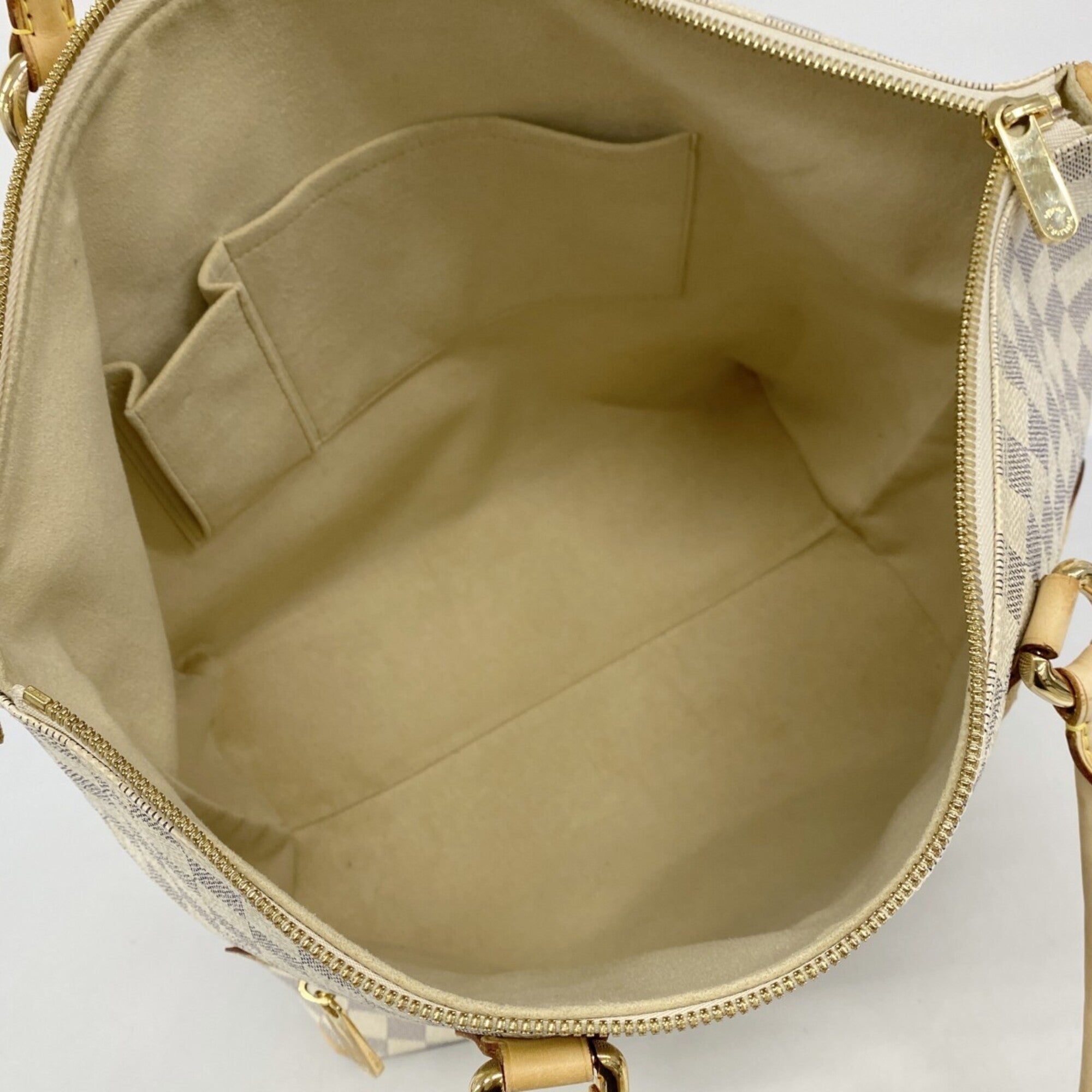 Louis Vuitton White Tote Bag (Pre-Owned)