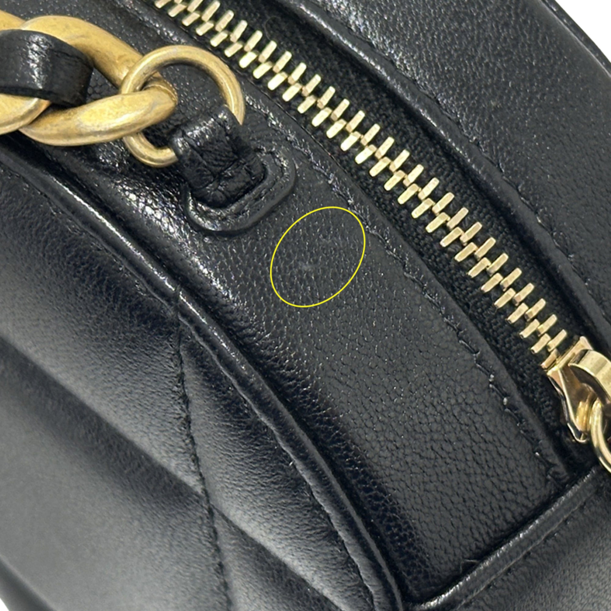 Chanel Black Leather Handbag Shoulder Bag (Pre-Owned)