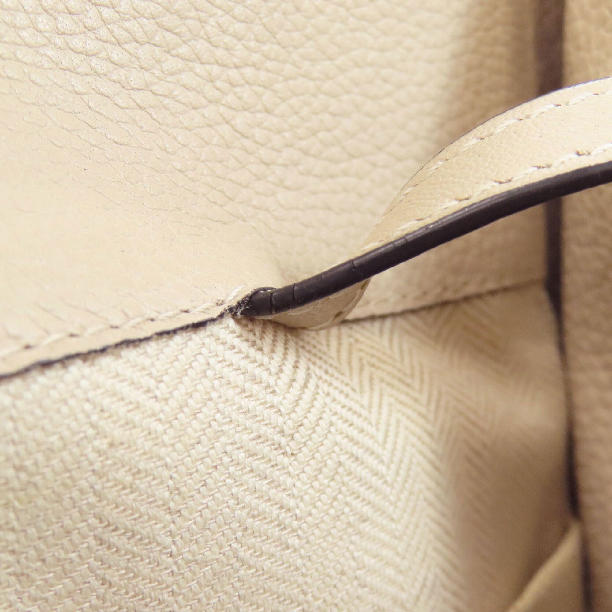Loewe Beige Leather Handbag (Pre-Owned)