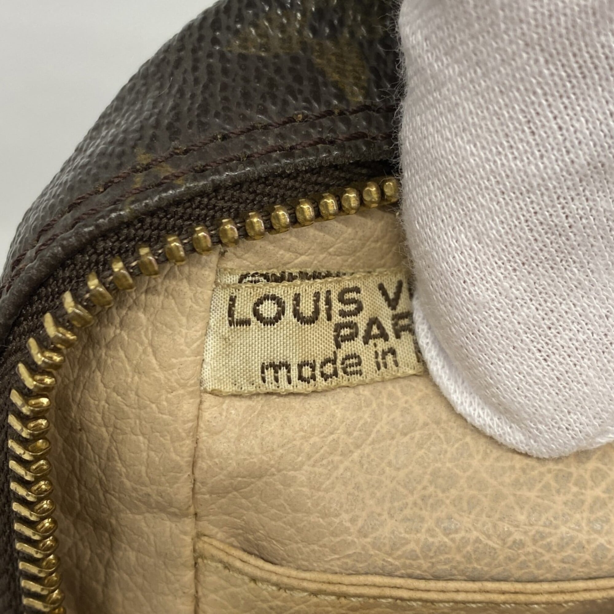Louis Vuitton Brown Pouch (Pre-Owned)