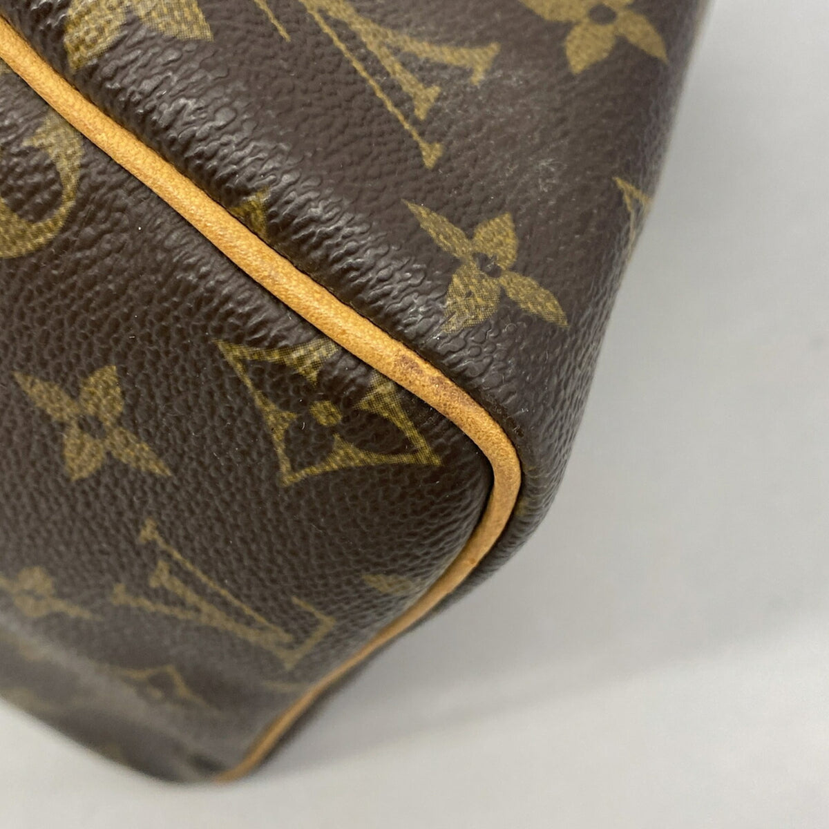 Louis Vuitton Brown Handbag (Pre-Owned)