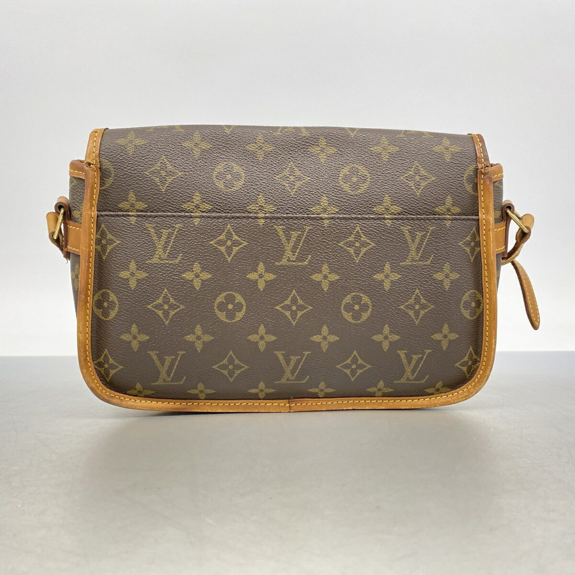 Louis Vuitton Brown Shoulder Bag (Pre-Owned)