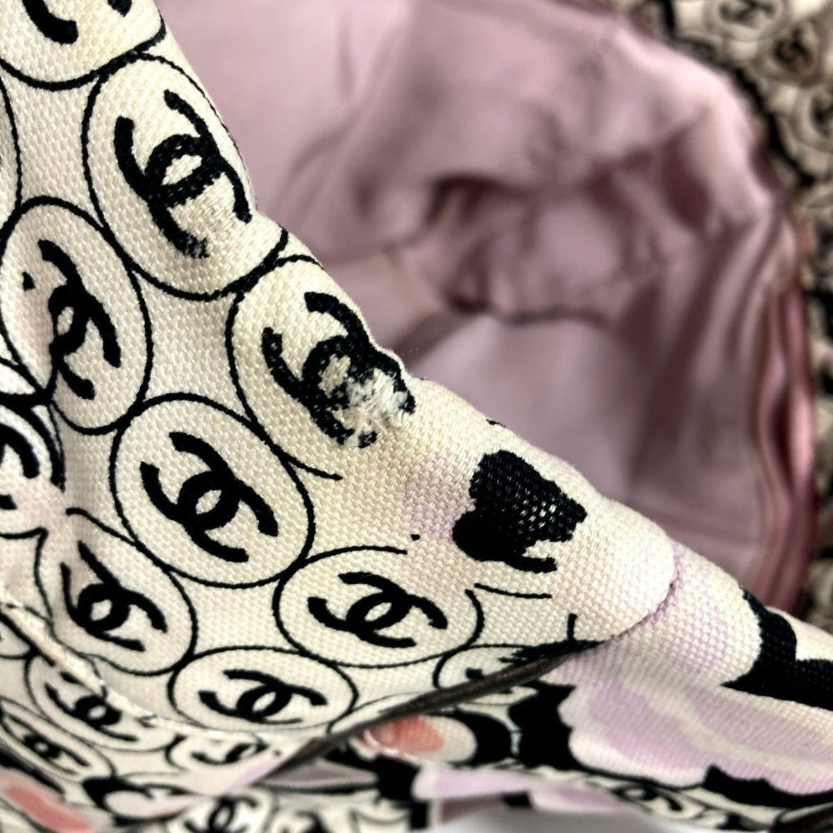 Chanel Multi-Color Leather Shoulder Bag Tote Bag (Pre-Owned)