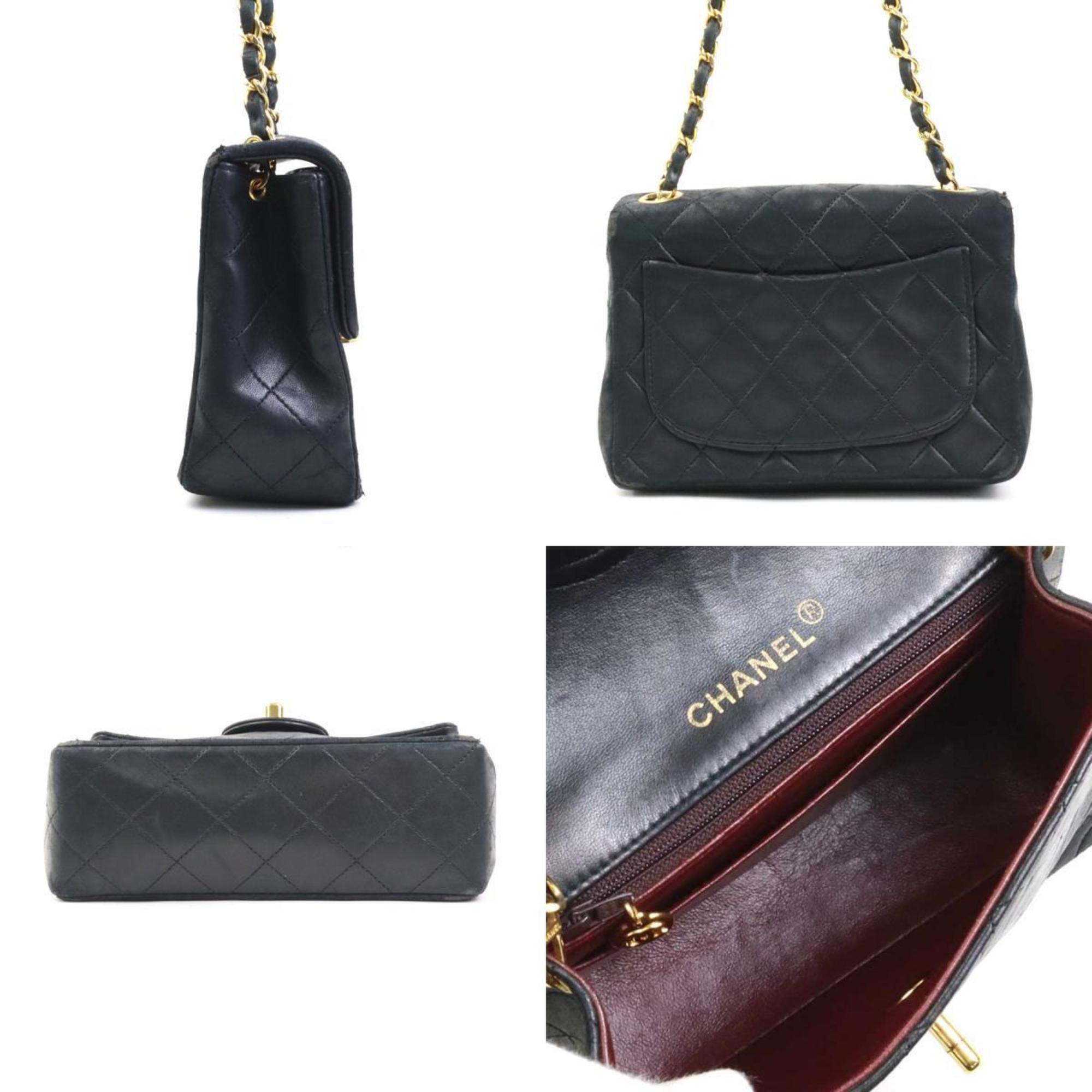 Chanel Black Leather Shoulder Bag (Pre-Owned)