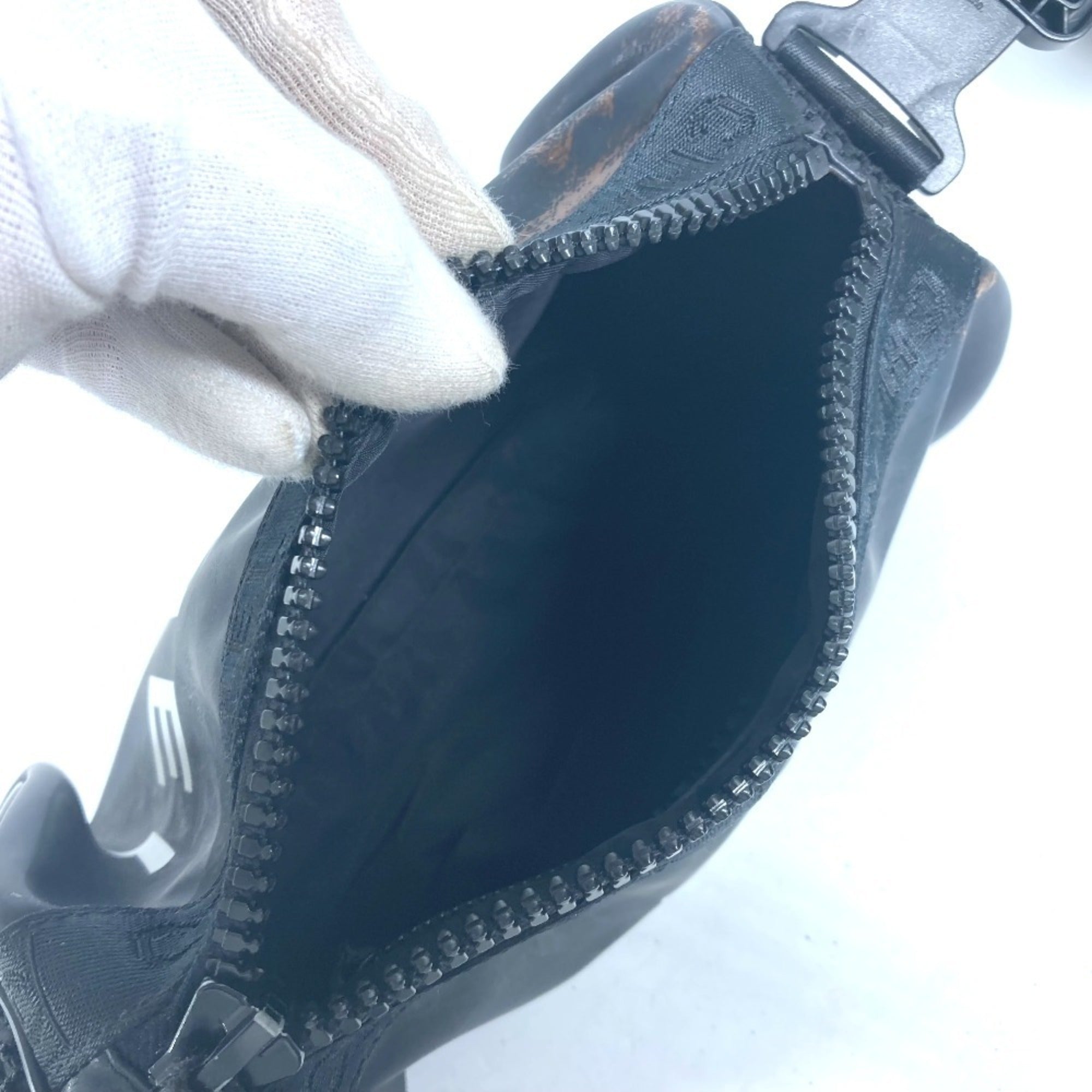 Chanel Black White Rubber Shoulder Bag (Pre-Owned)