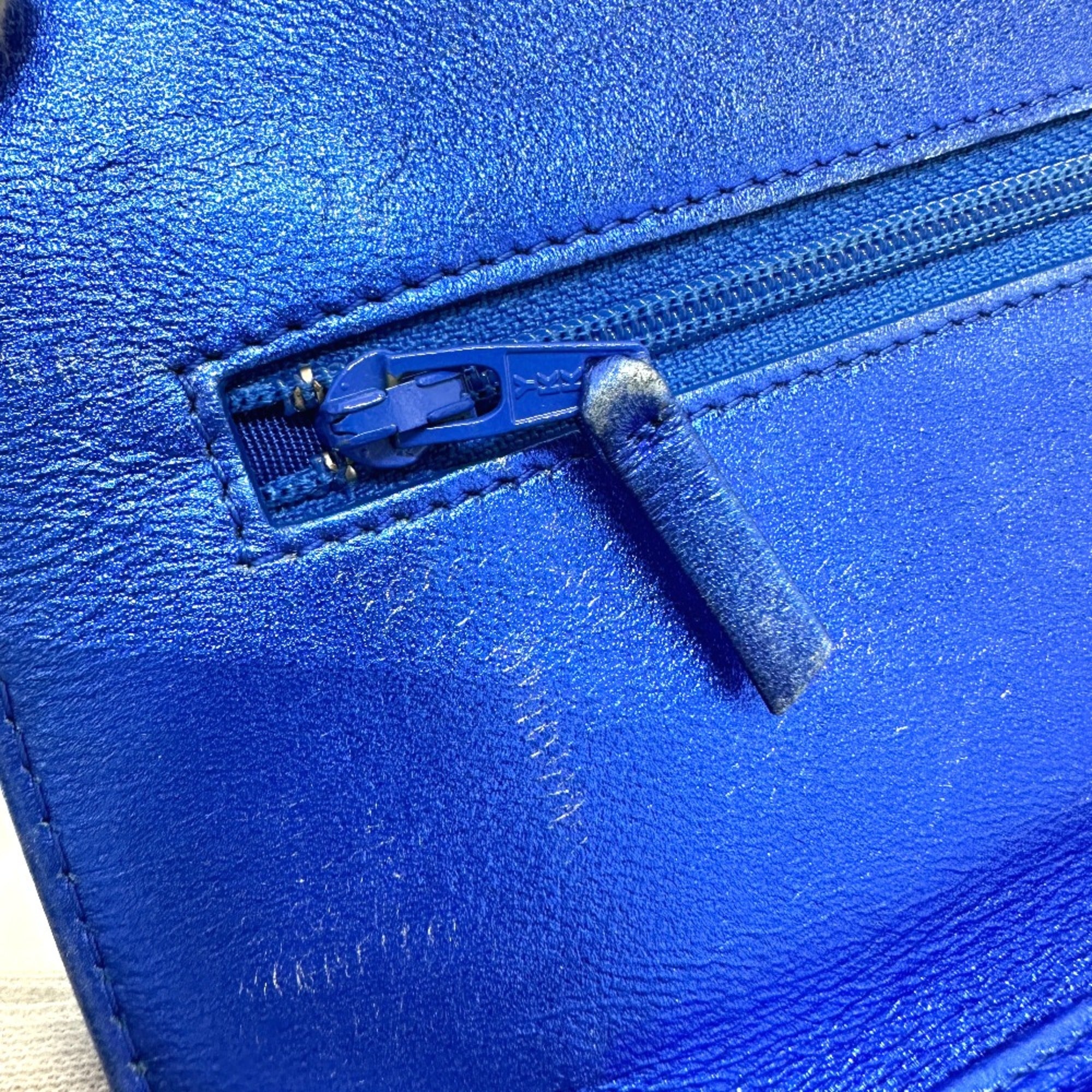 Chanel Blue Leather Shoulder Bag (Pre-Owned)