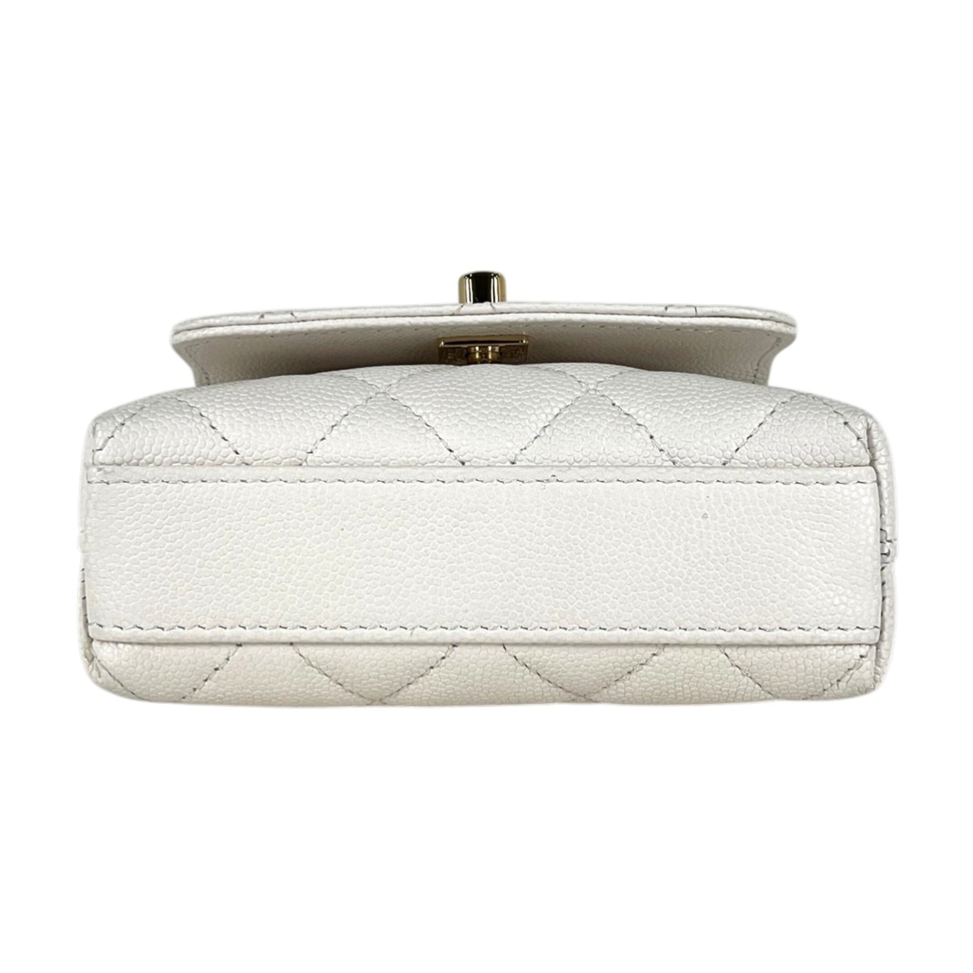 Chanel White Leather Handbag Shoulder Bag (Pre-Owned)