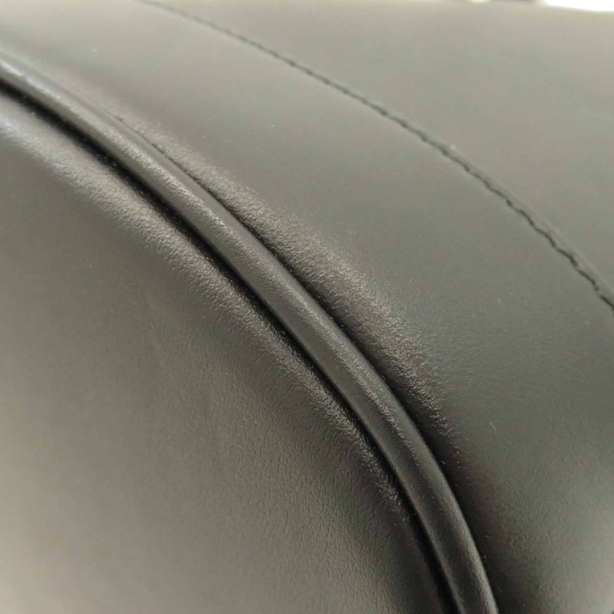 Salvatore Ferragamo Black Leather Tote Bag (Pre-Owned)