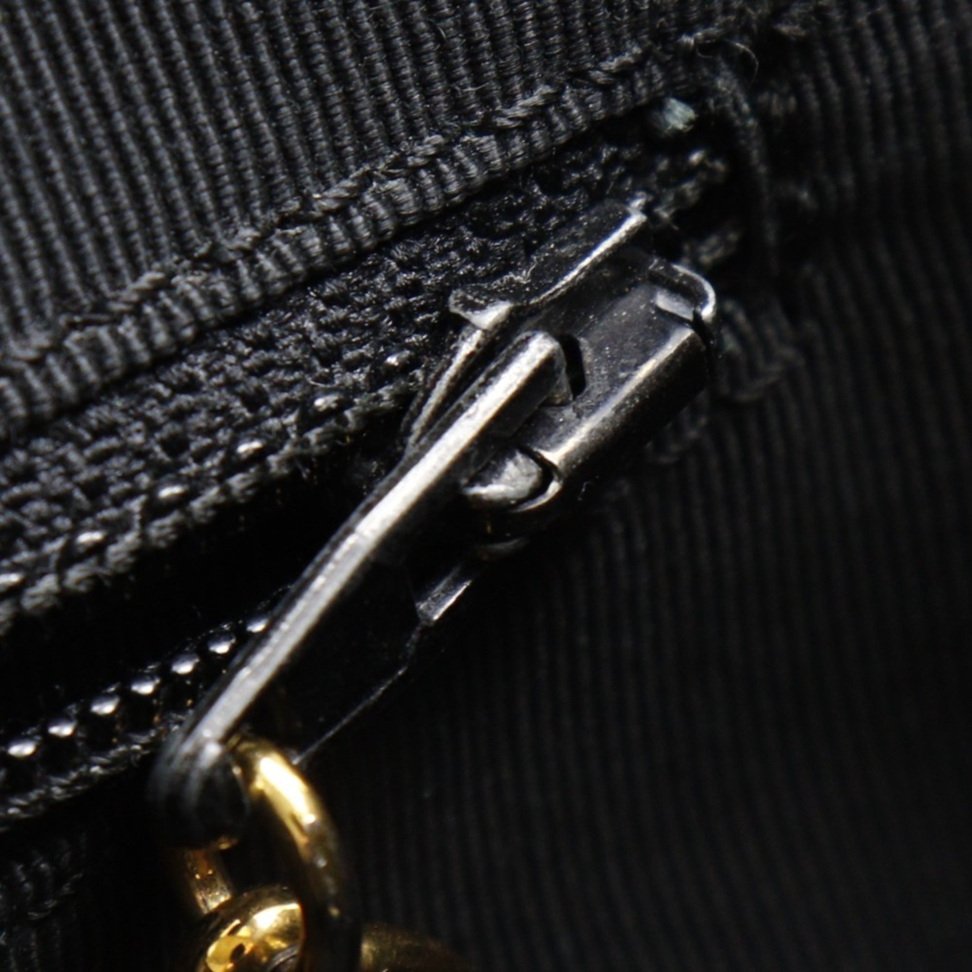 Chanel Black Caviar Leather Handbag (Pre-Owned)