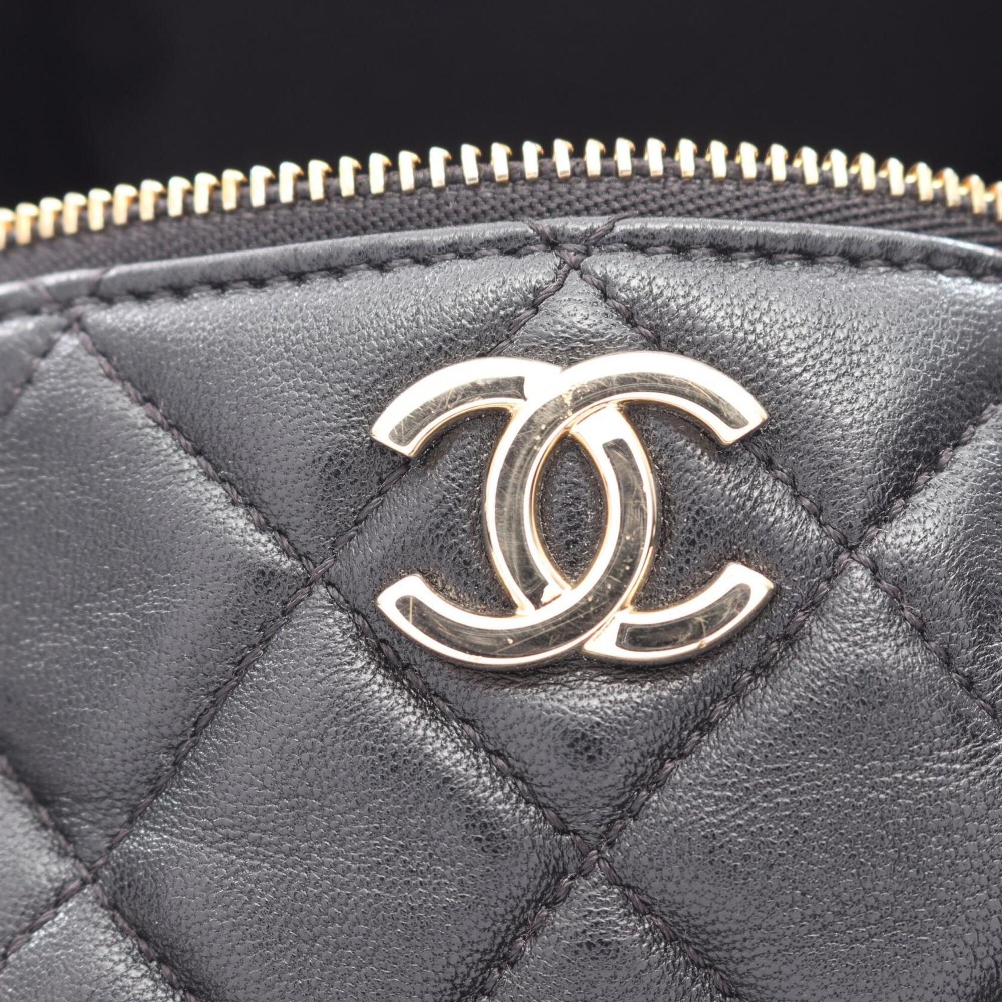 Chanel Black Leather Clutch Bag Handbag (Pre-Owned)