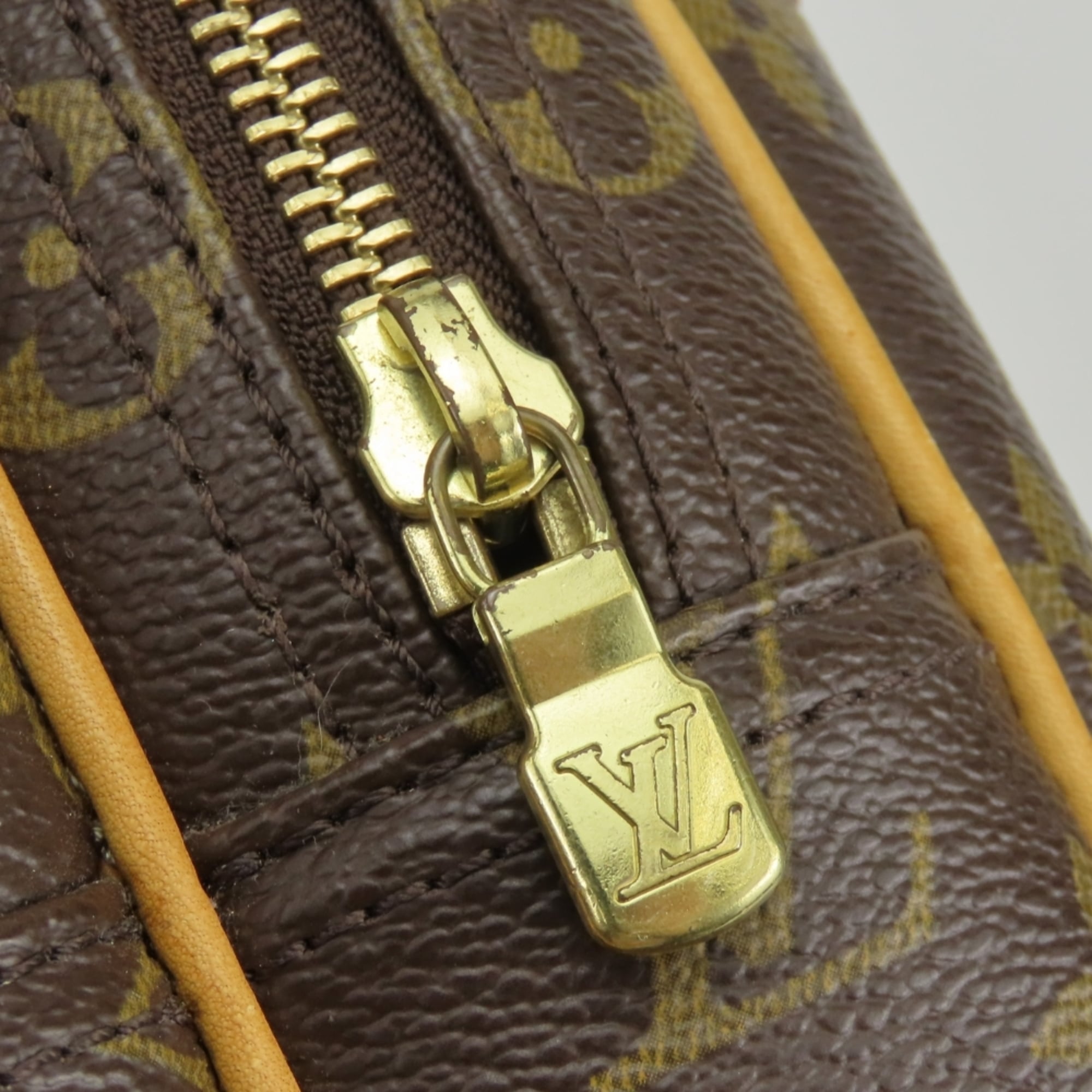 Louis Vuitton Brown Monogram Leather Shoulder Bag (Pre-Owned)