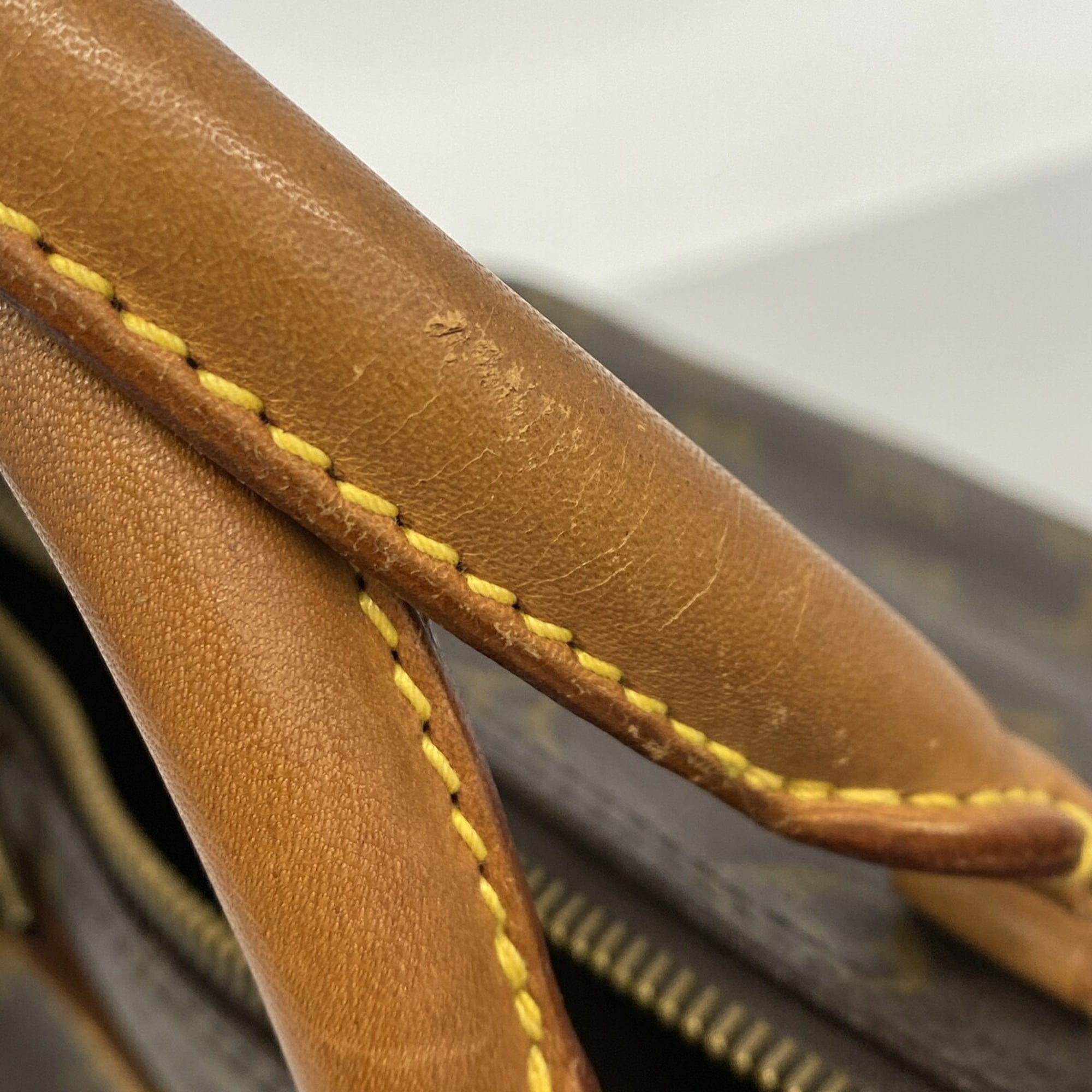 Louis Vuitton Brown Handbag (Pre-Owned)