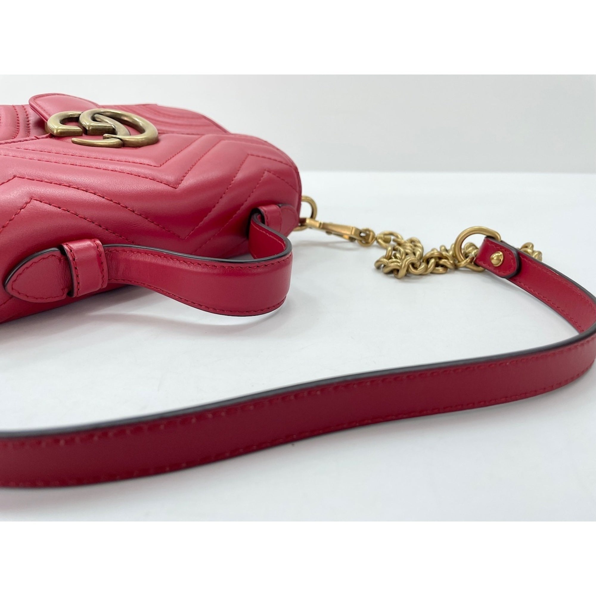 Gucci Red Color Shoulder Bag (Pre-Owned)