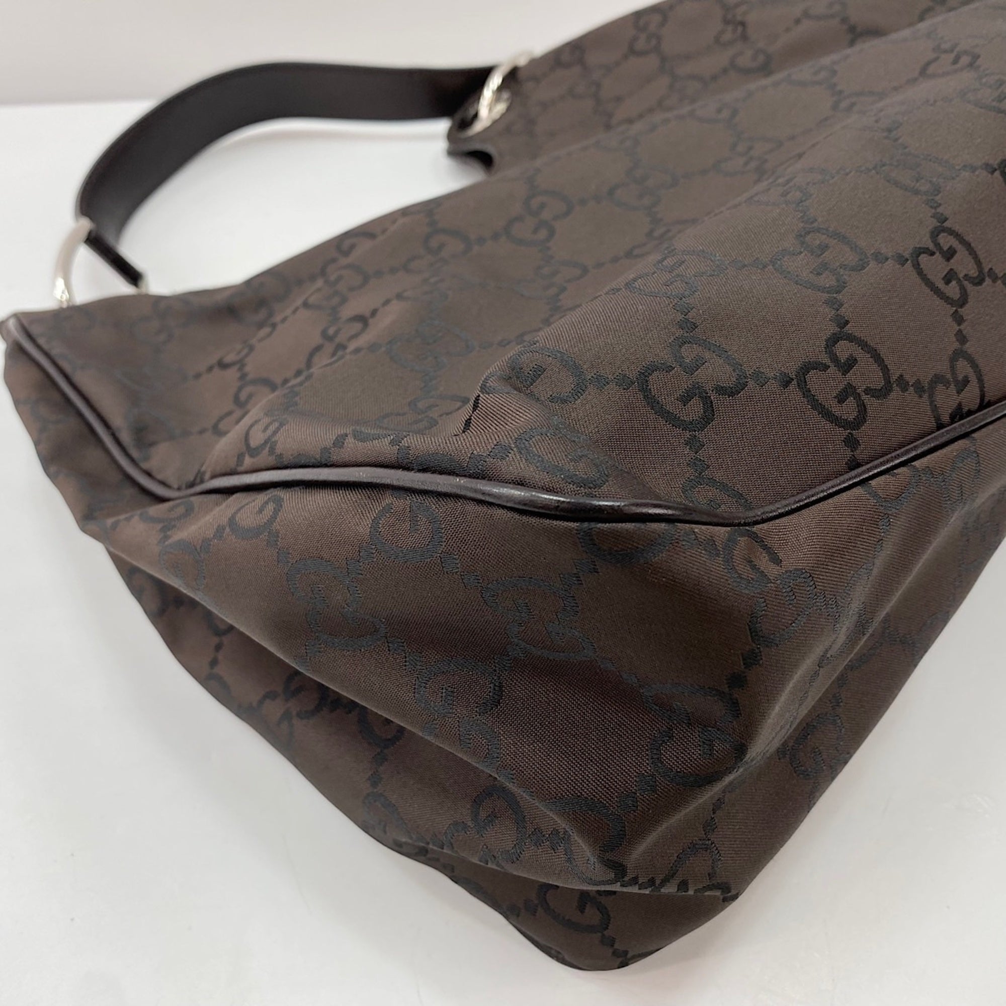 Gucci Brown Shoulder Bag (Pre-Owned)
