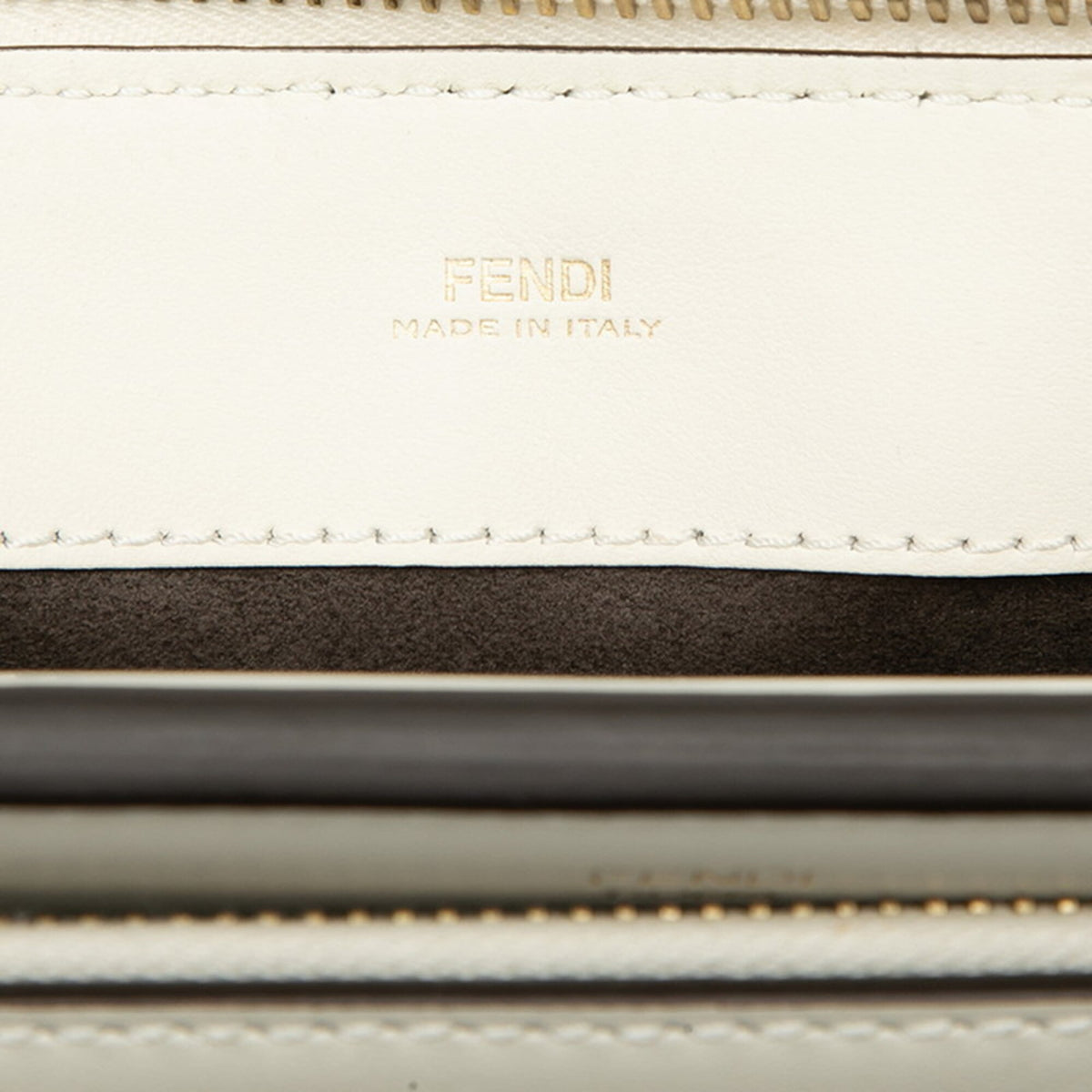 Fendi White Leather Pouch Shoulder Bag (Pre-Owned)