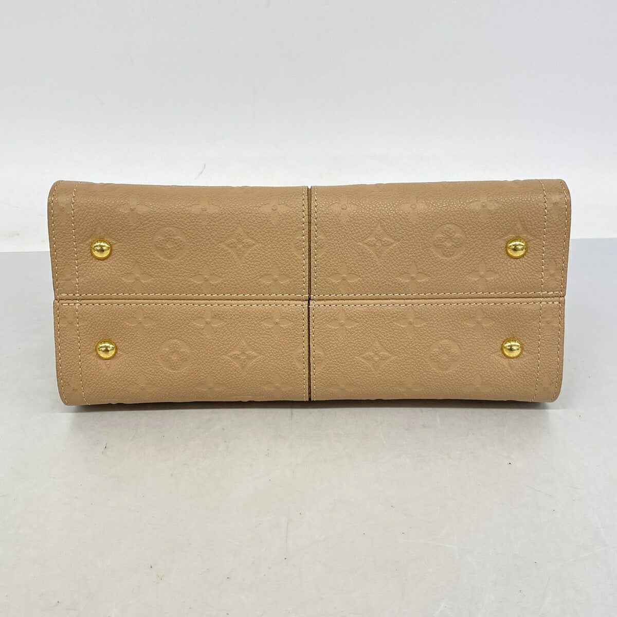 Louis Vuitton Beige Handbag (Pre-Owned)