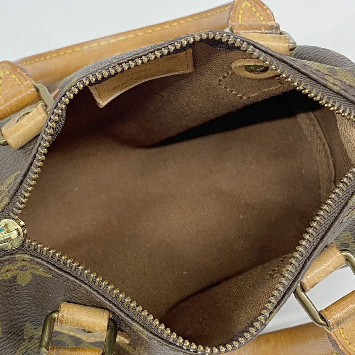 Louis Vuitton Brown Handbag (Pre-Owned)