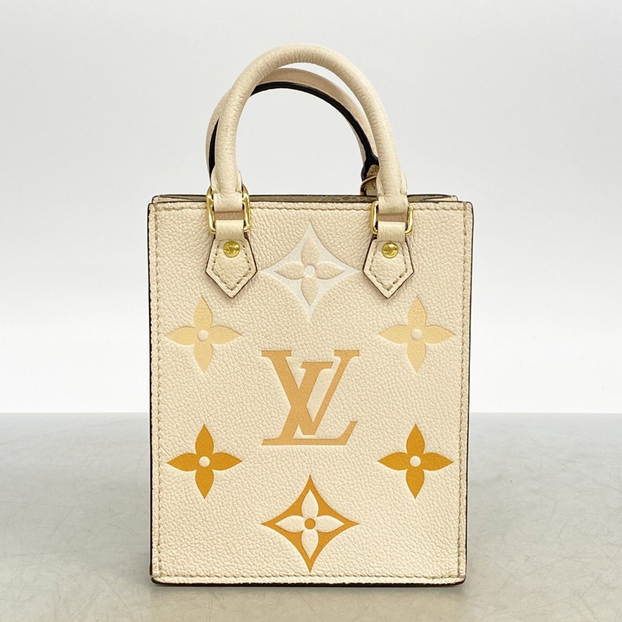 Louis Vuitton Cream Saffron Handbag (Pre-Owned)