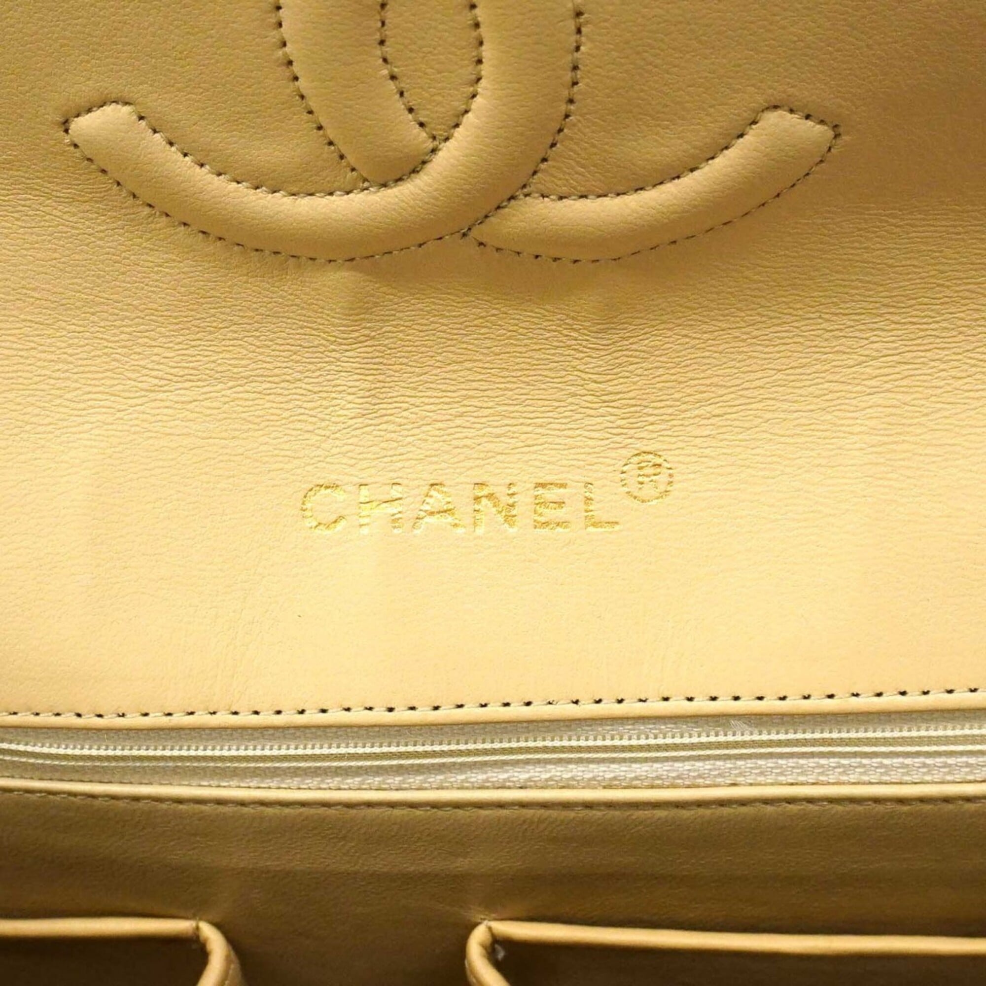 Chanel Beige Black Leather Shoulder Bag (Pre-Owned)
