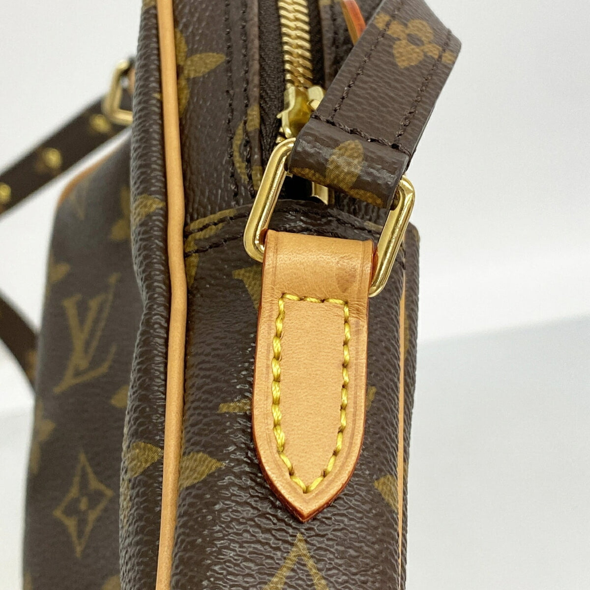 Louis Vuitton Brown Red Color Shoulder Bag (Pre-Owned)