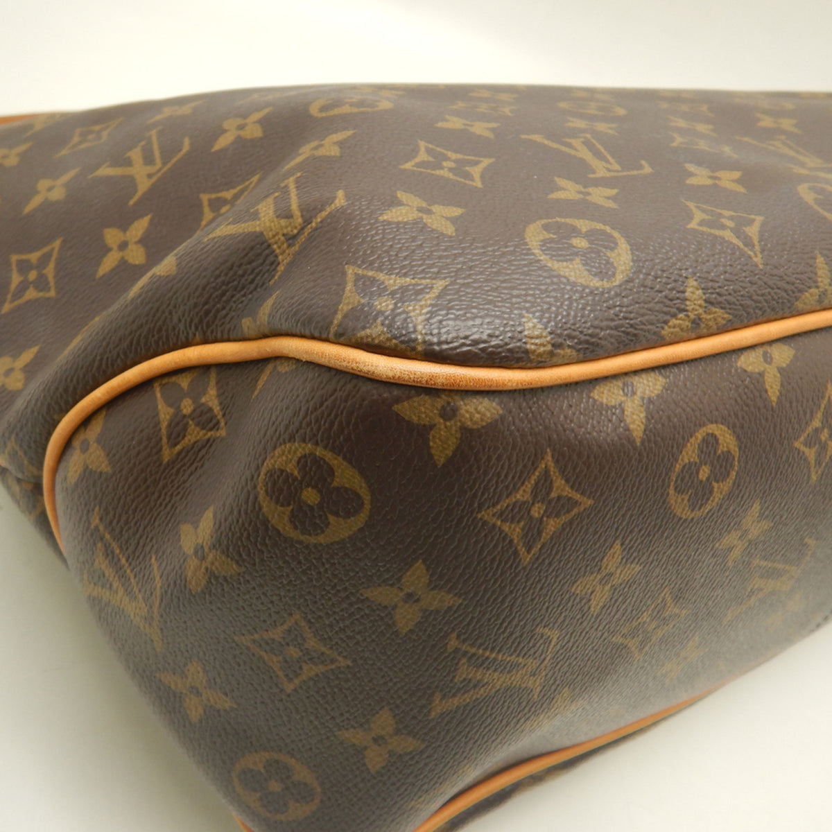 Louis Vuitton Brown Monogram Canvas Shoulder Bag (Pre-Owned)