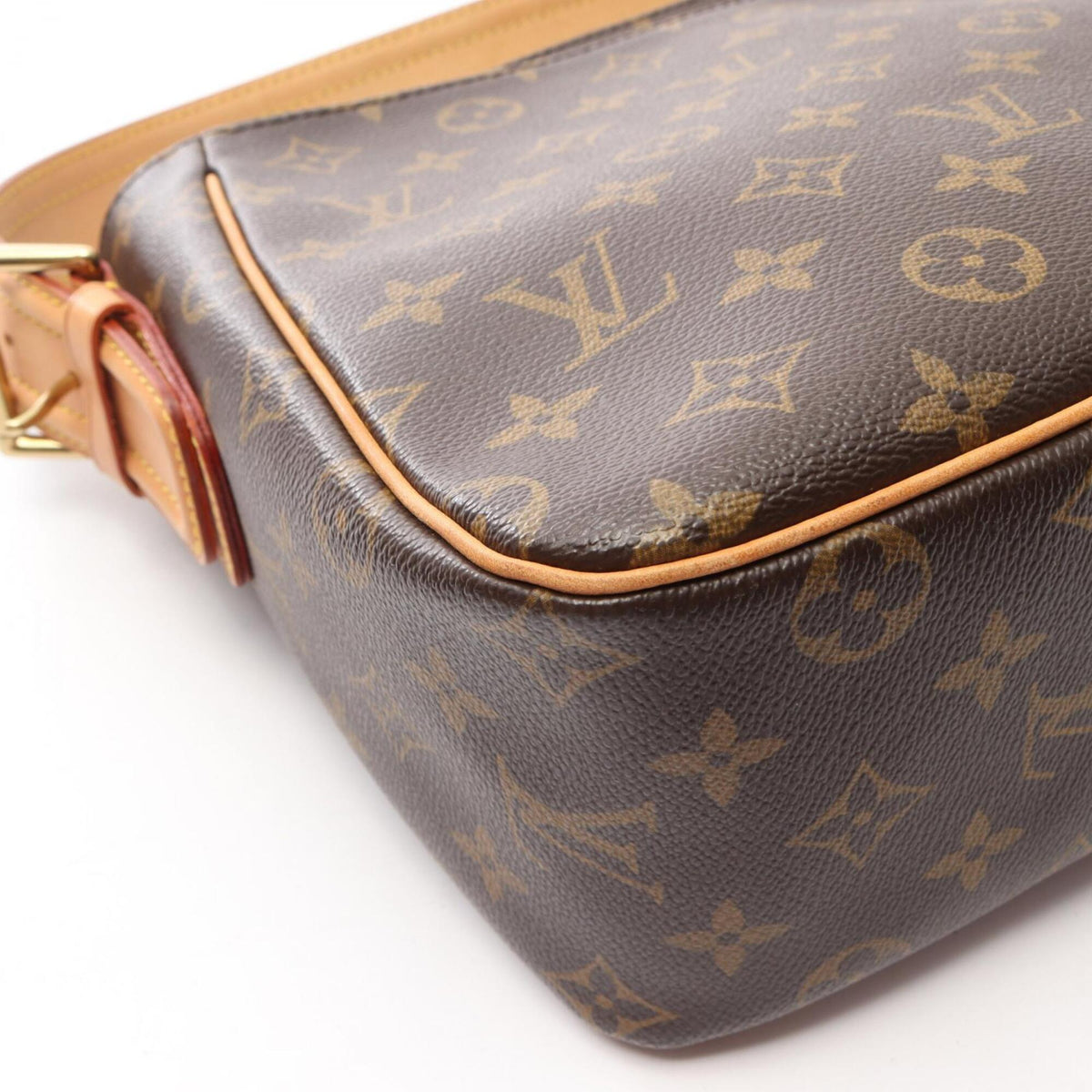 Louis Vuitton Brown Monogram Monogram Handbag Shoulder Bag (Pre-Owned)