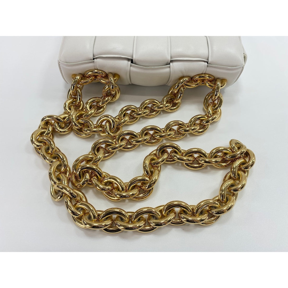Bottega Veneta White Handbag (Pre-Owned)