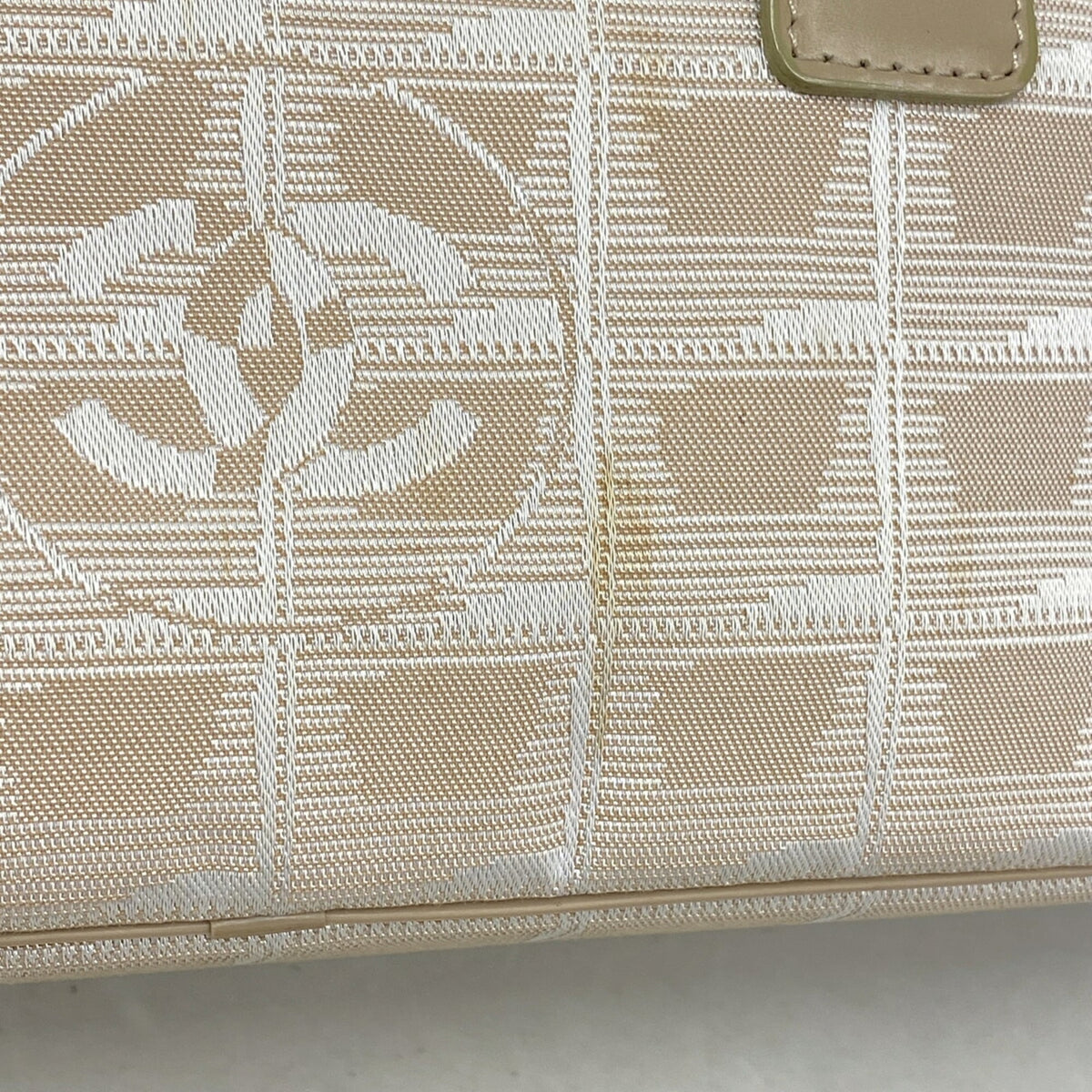 Chanel Beige Nylon Handbag (Pre-Owned)