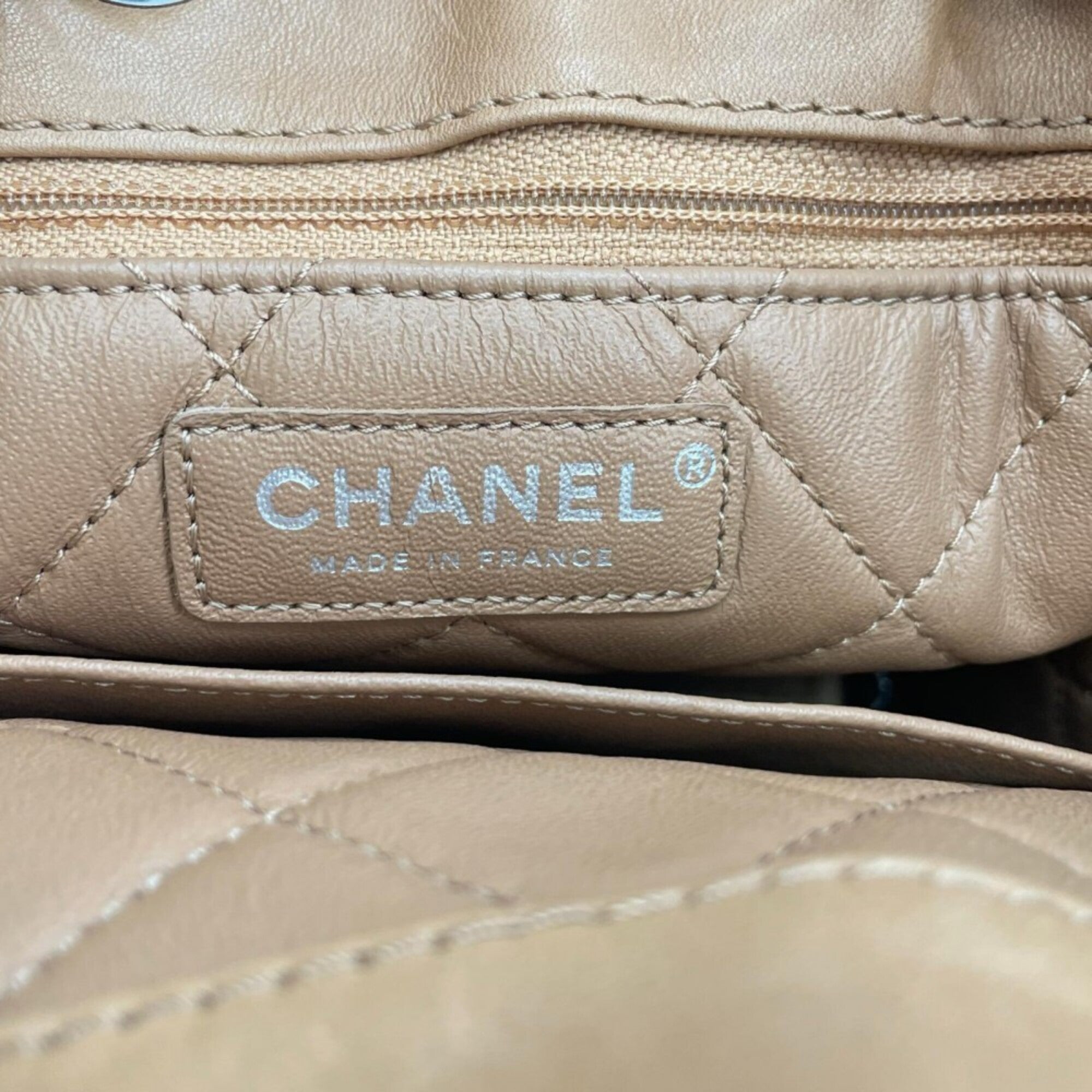 Chanel Beige Leather Handbag (Pre-Owned)