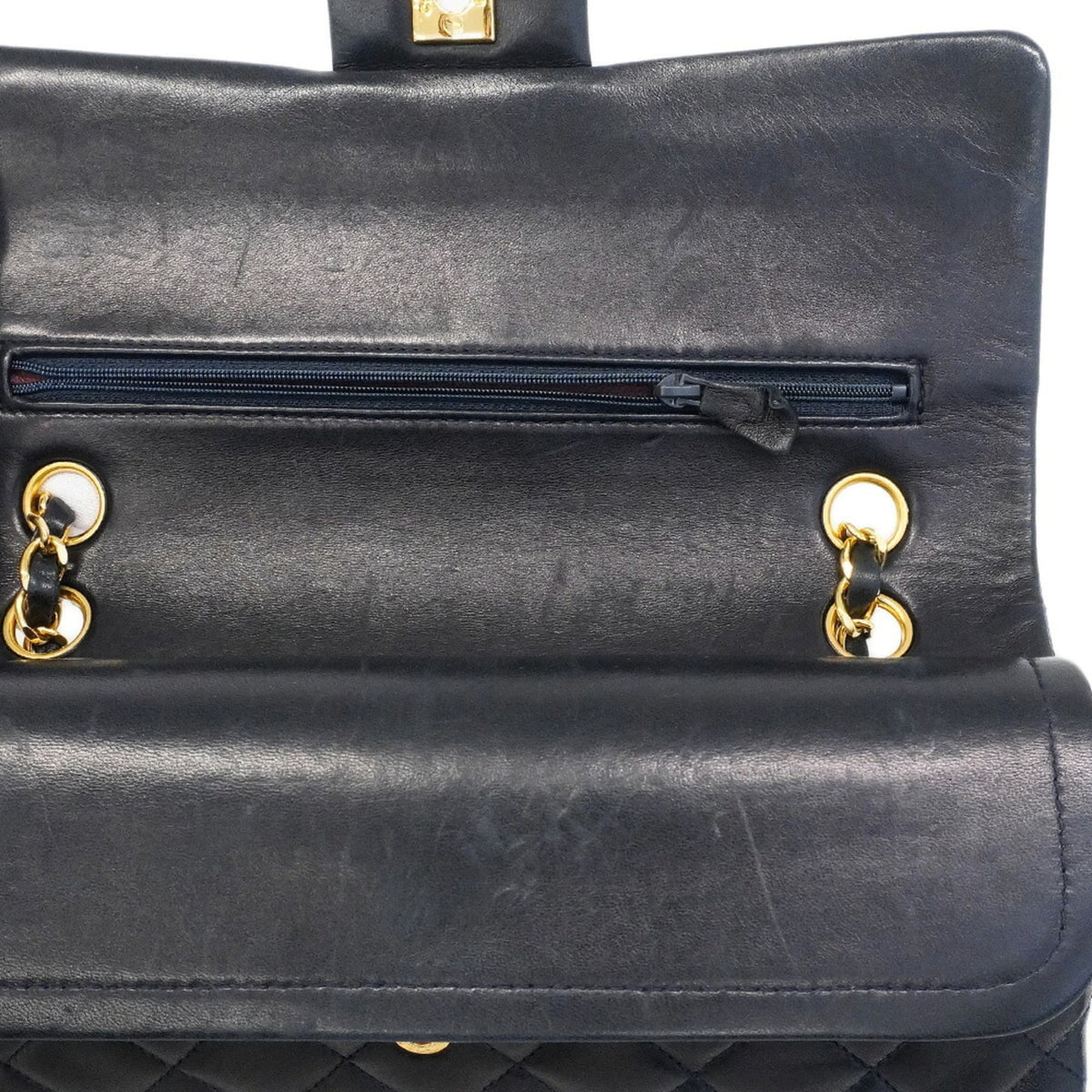 Chanel Black Leather Shoulder Bag (Pre-Owned)