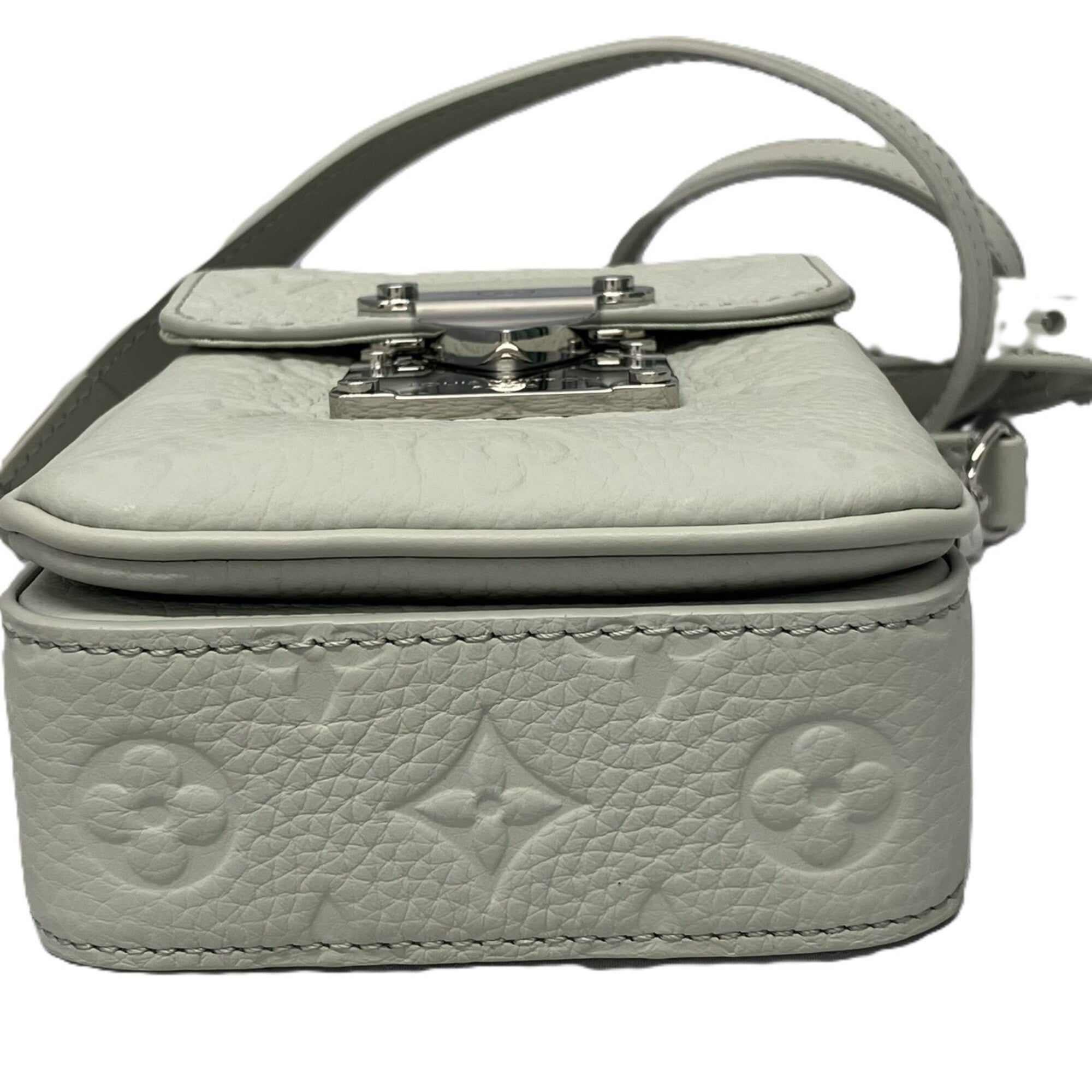 Louis Vuitton Mint Blue Leather Shoulder Bag (Pre-Owned)