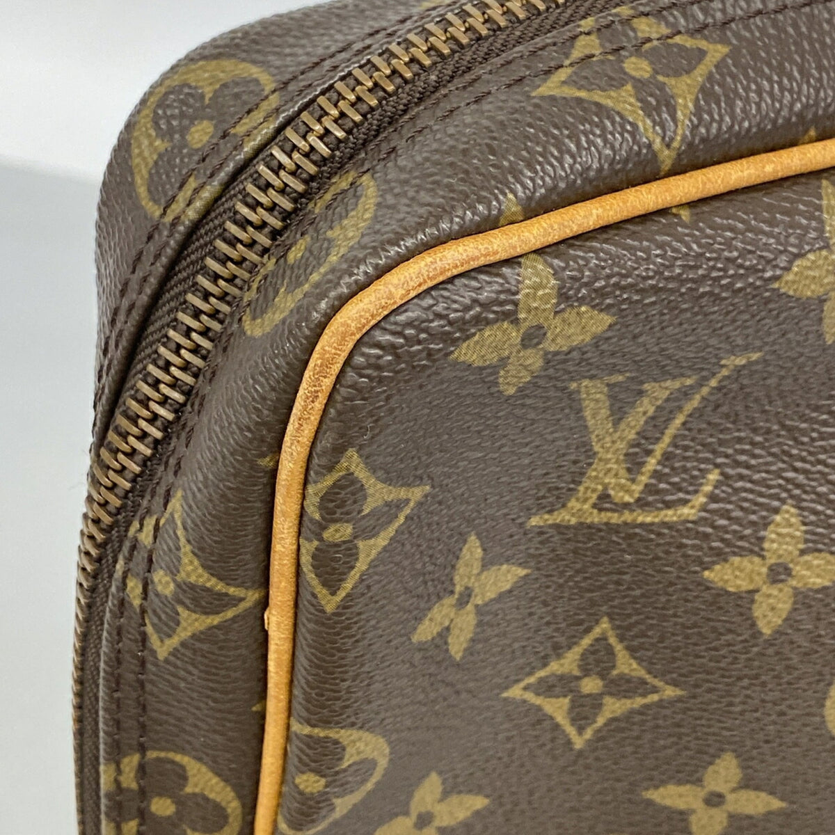 Louis Vuitton Brown Briefcase (Pre-Owned)