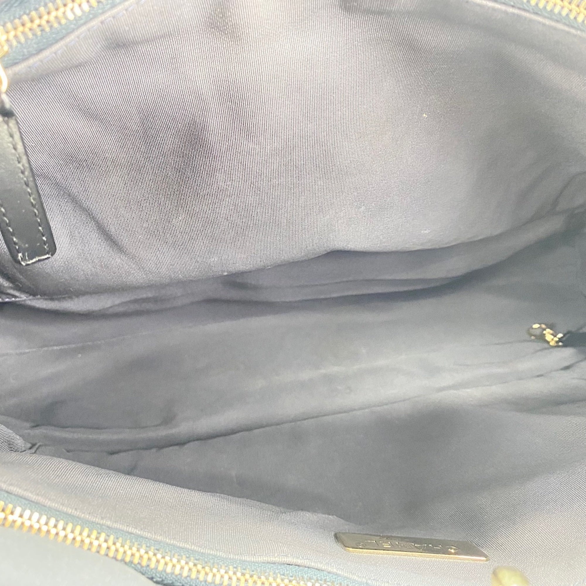 Chanel Navy Shoulder Bag (Pre-Owned)