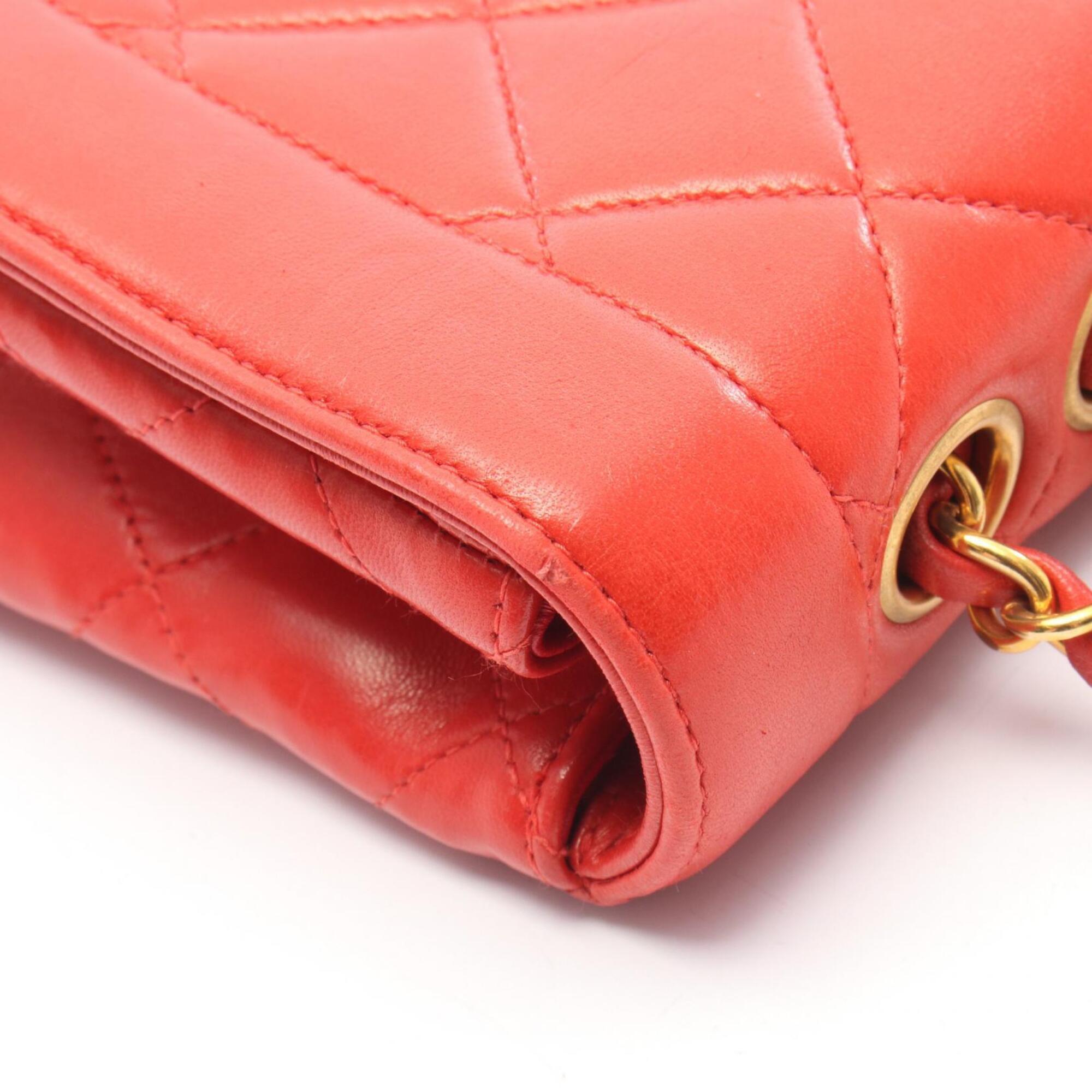 Chanel Red Color Leather Handbag Shoulder Bag (Pre-Owned)