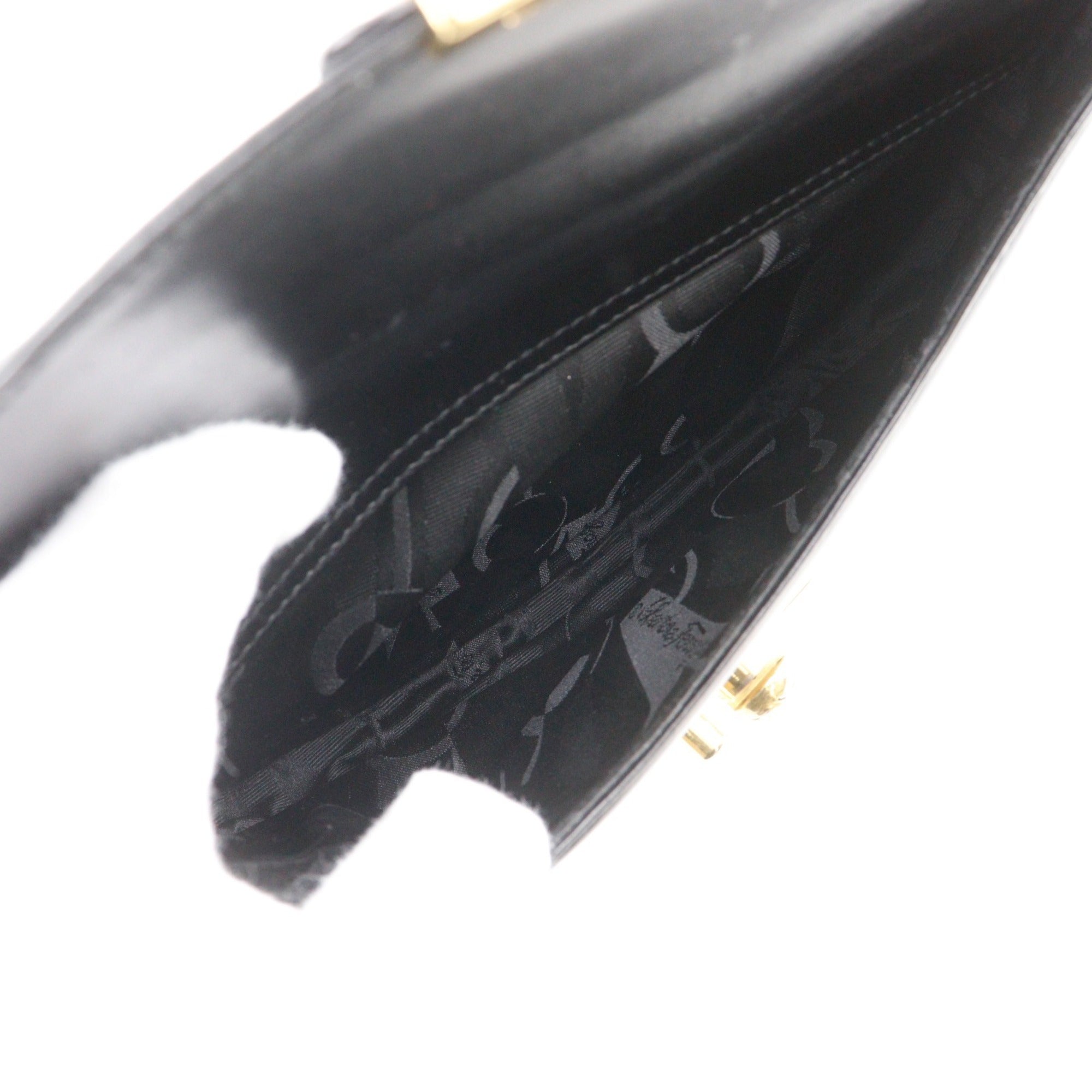 Salvatore Ferragamo Black Leather Shoulder Bag (Pre-Owned)