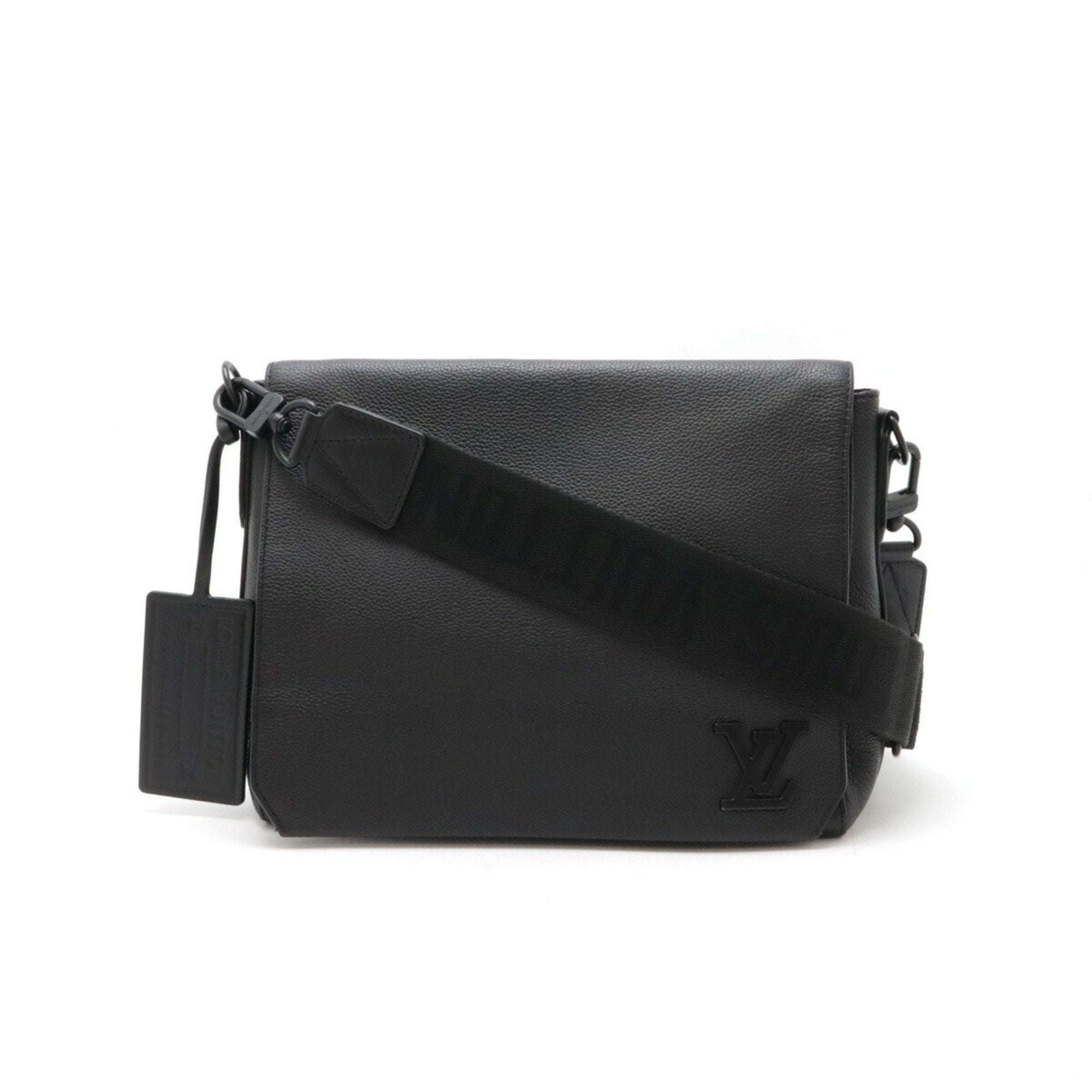 Louis Vuitton Black Noir Leather Shoulder Bag (Pre-Owned)