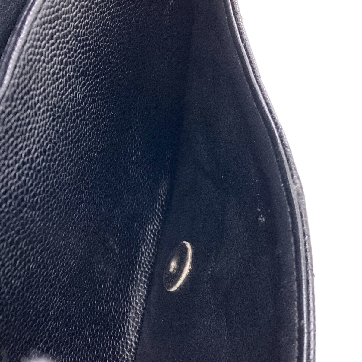 Chanel Matelasse Black Leather Shoulder Bag (Pre-Owned)