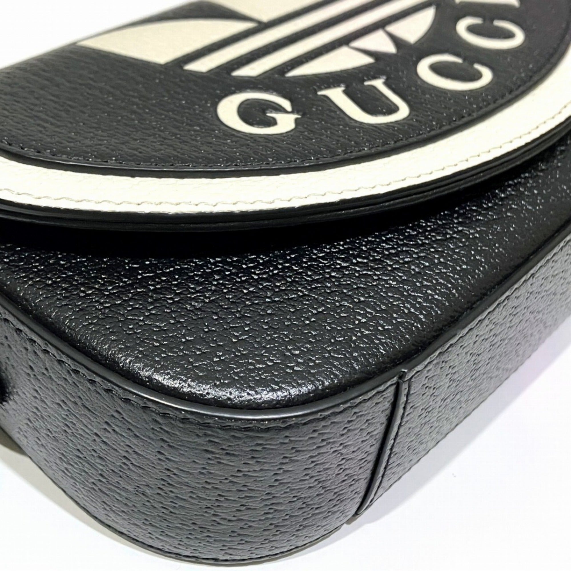 Gucci Black Leather Shoulder Bag (Pre-Owned)