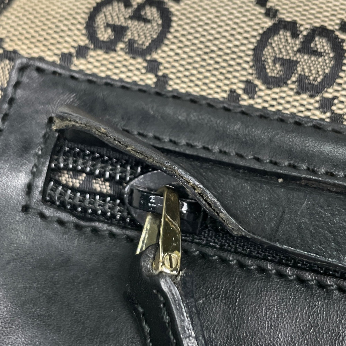 Gucci Beige Black Gg Canvas Leather Shoulder Bag (Pre-Owned)