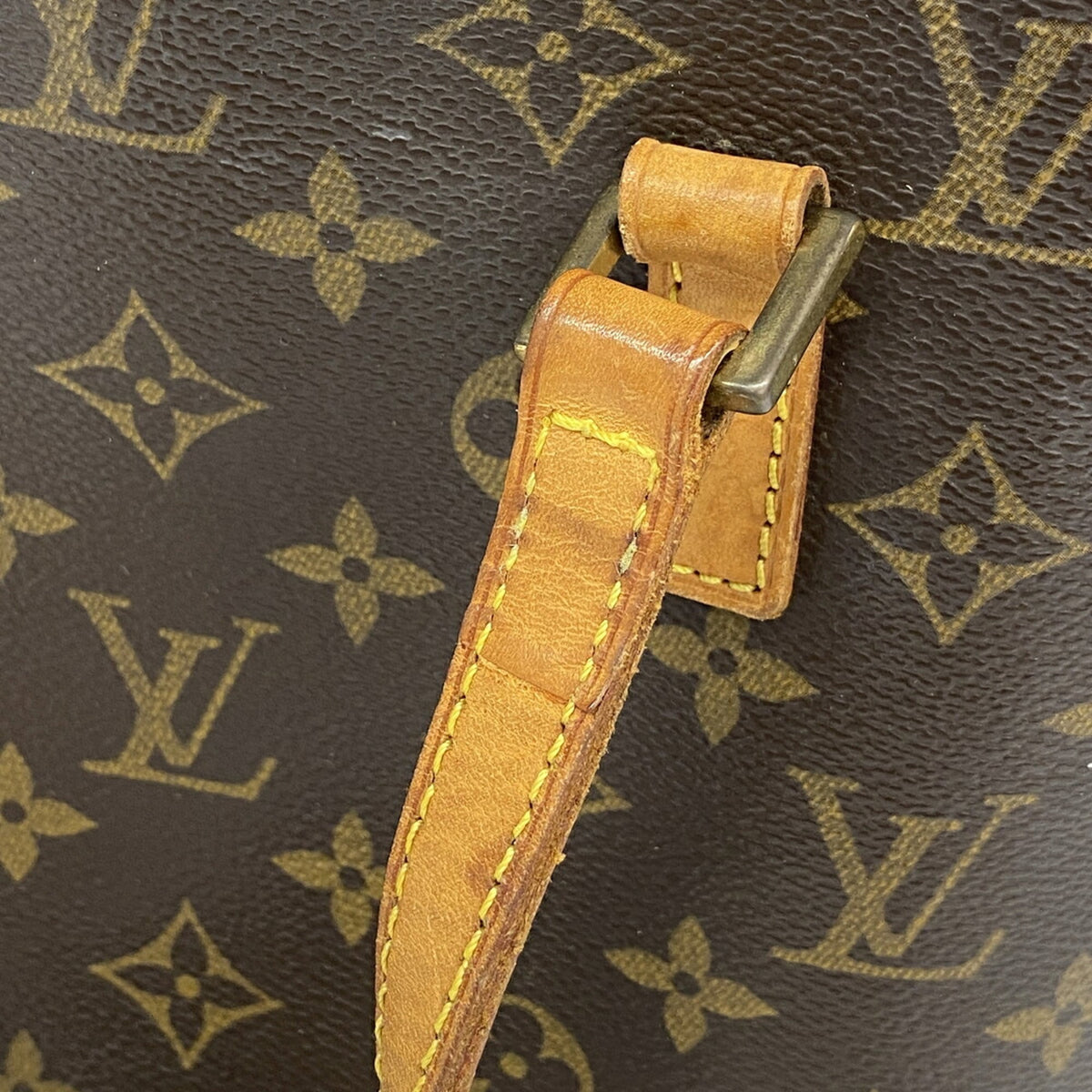 Louis Vuitton Brown Handbag (Pre-Owned)