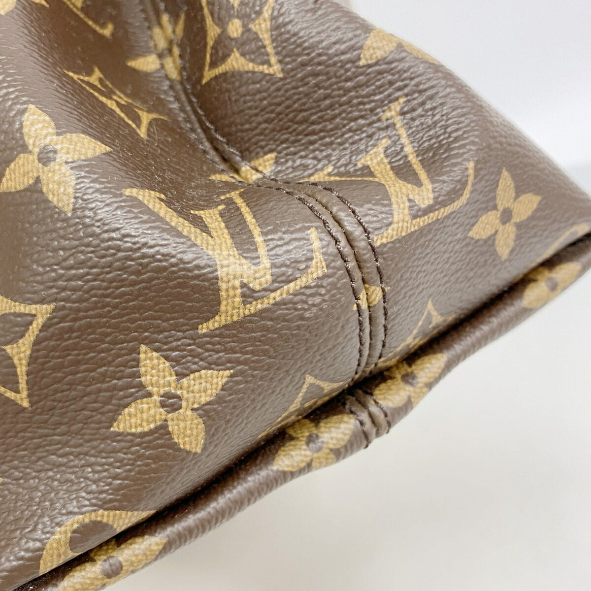 Louis Vuitton Beige Shoulder Bag (Pre-Owned)