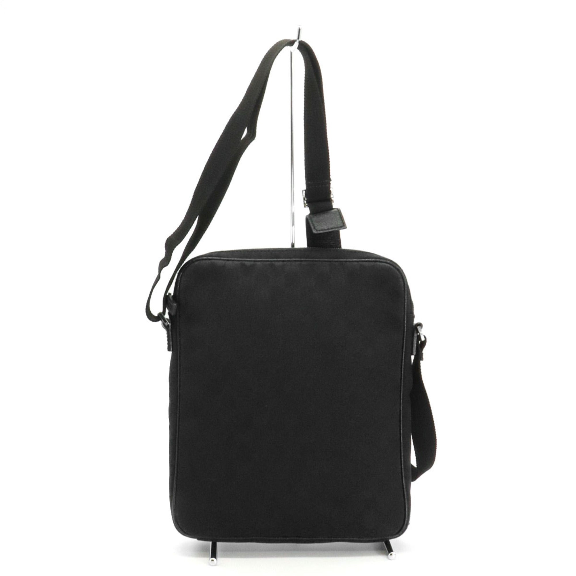 Gucci Gg Canvas Black Gg Canvas Shoulder Bag (Pre-Owned)